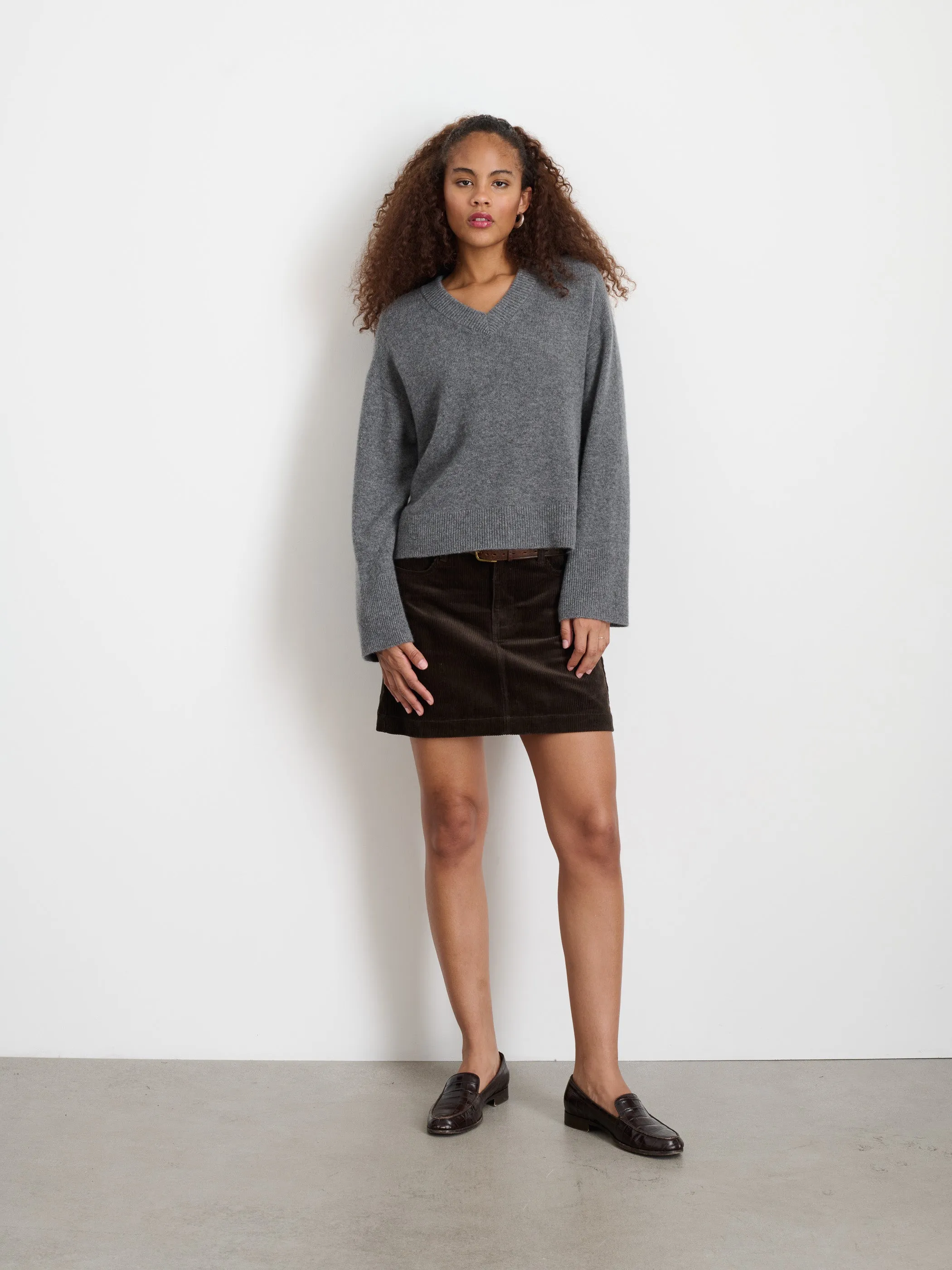 Rowan V-Neck in Cashmere sold by Alex Mill product image thumbnail 3