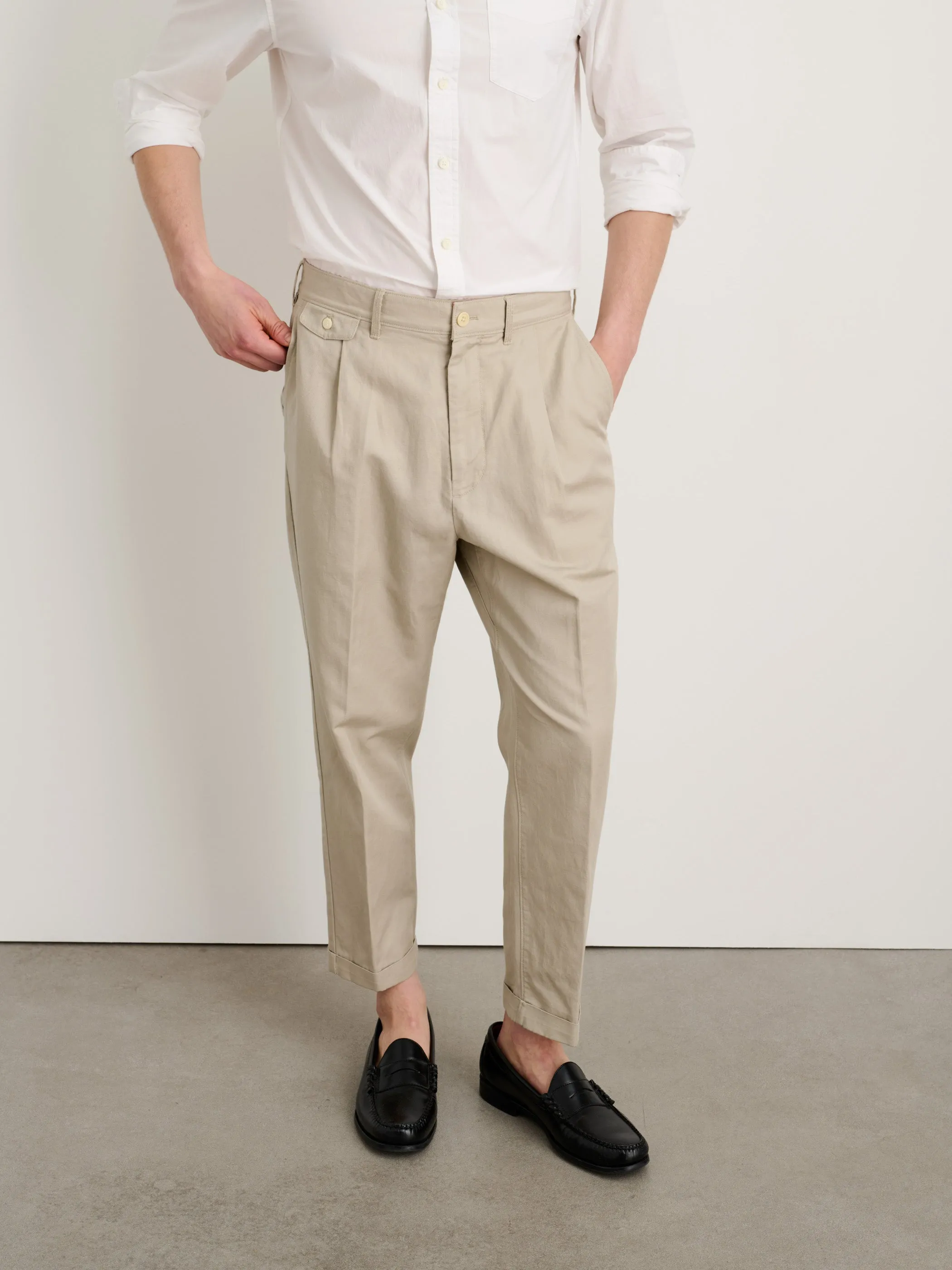 Standard Pleated Pant in Cotton Linen sold by Alex Mill product image thumbnail 3