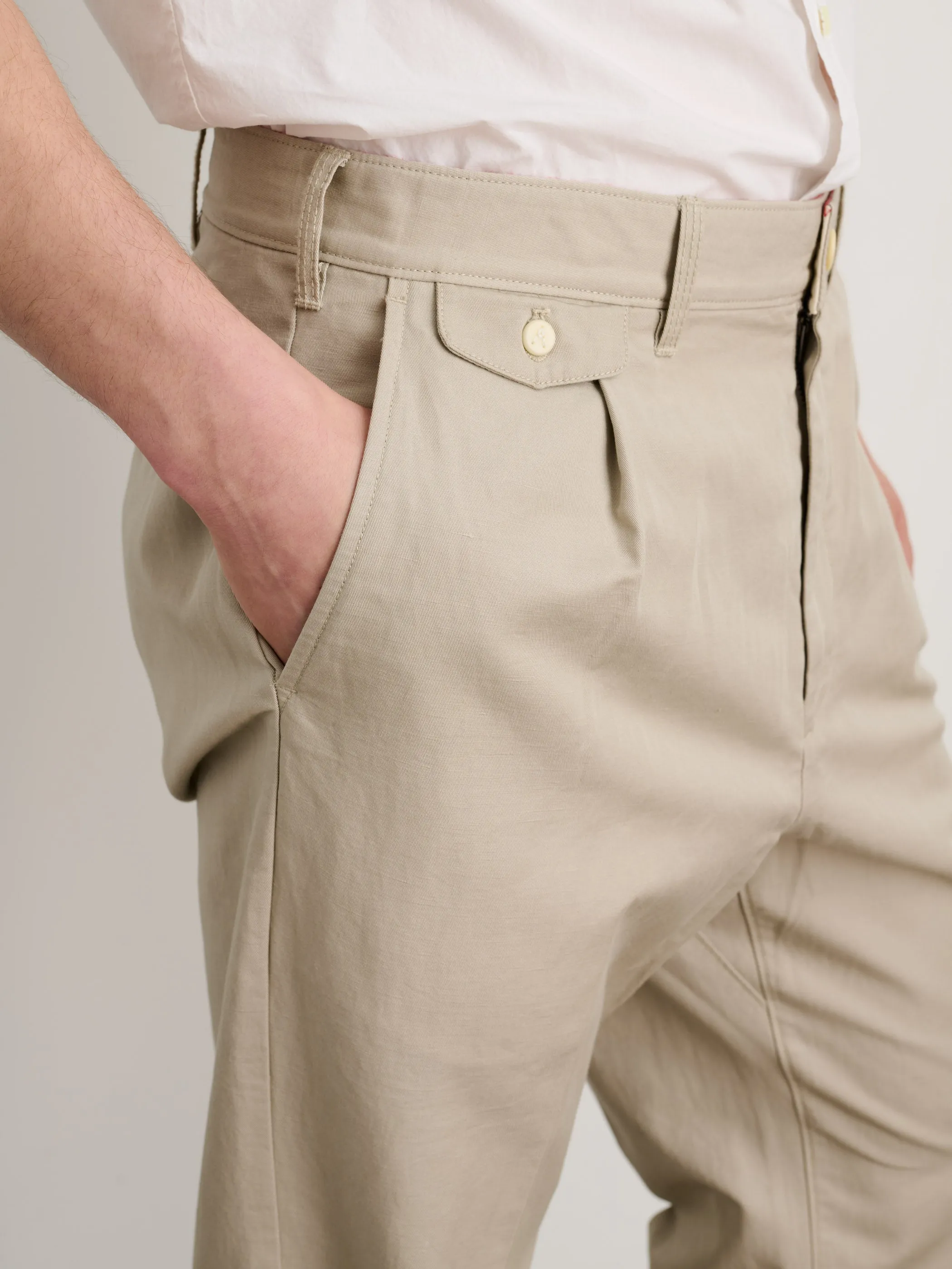Standard Pleated Pant in Cotton Linen sold by Alex Mill product image thumbnail 5