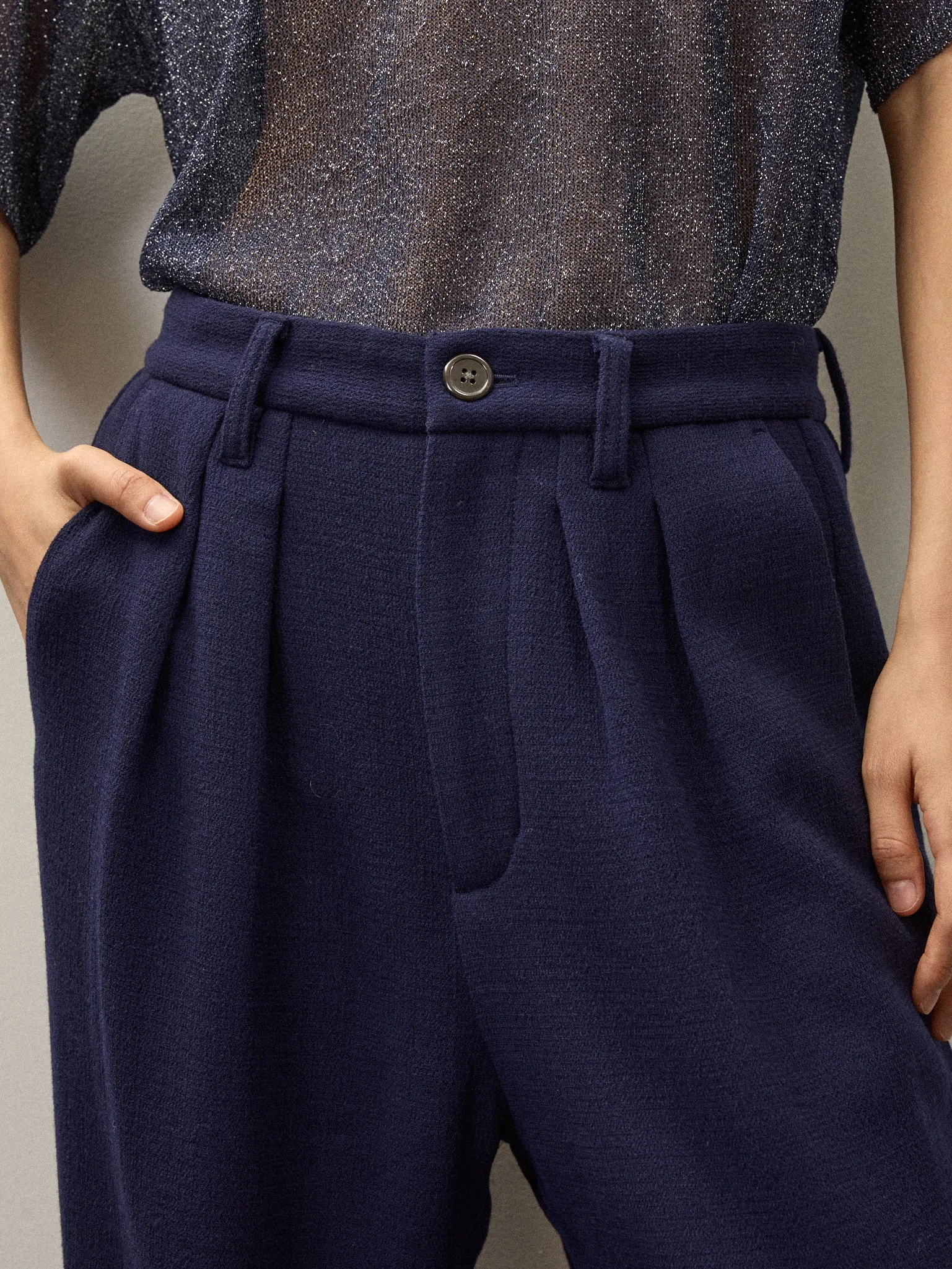 Becky Malinsky x Alex Mill Walker Pleated Pant in Wool Crepe sold by Alex Mill product image thumbnail 5