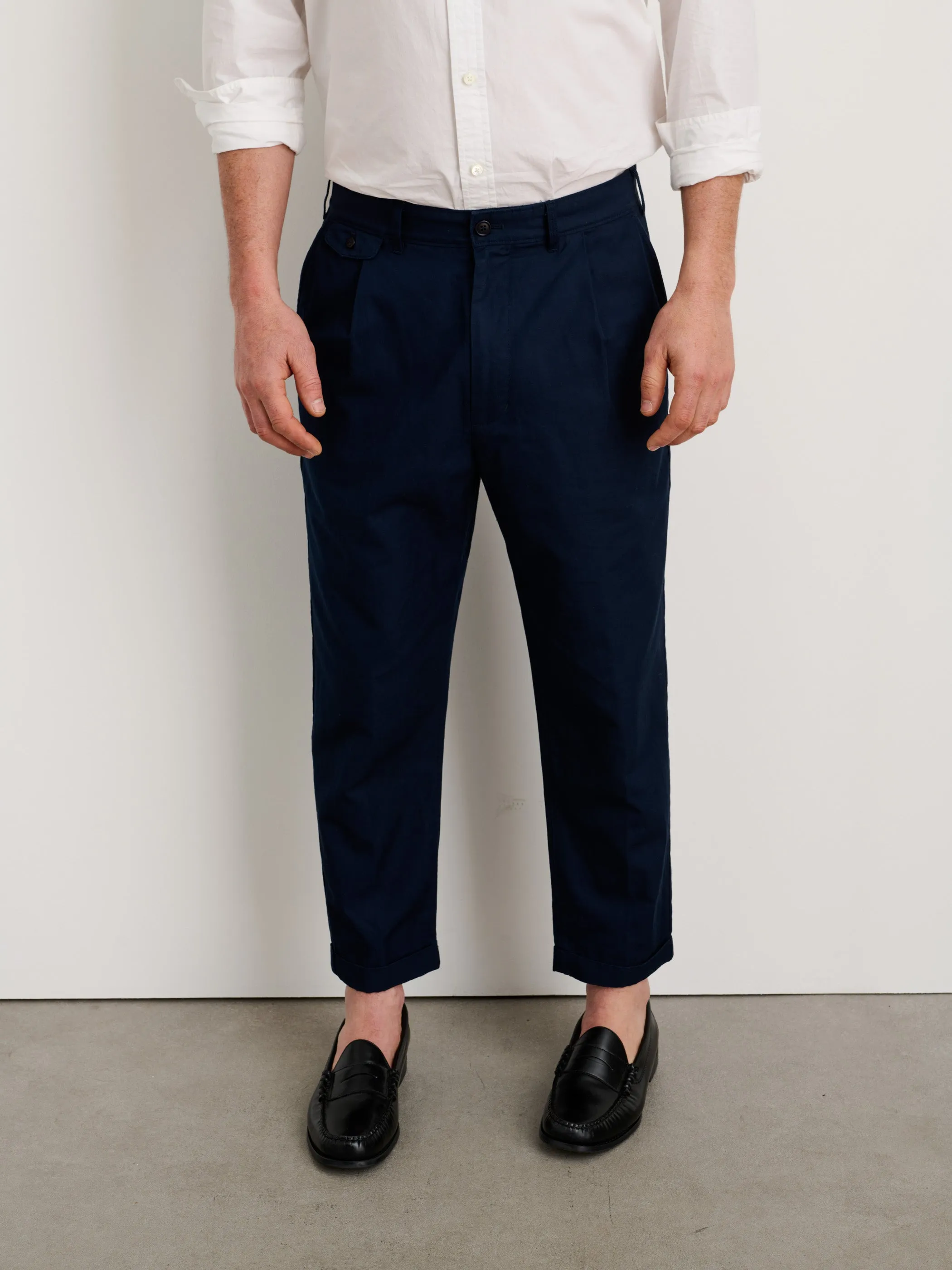 Standard Pleated Pant in Cotton Linen sold by Alex Mill product image thumbnail 3