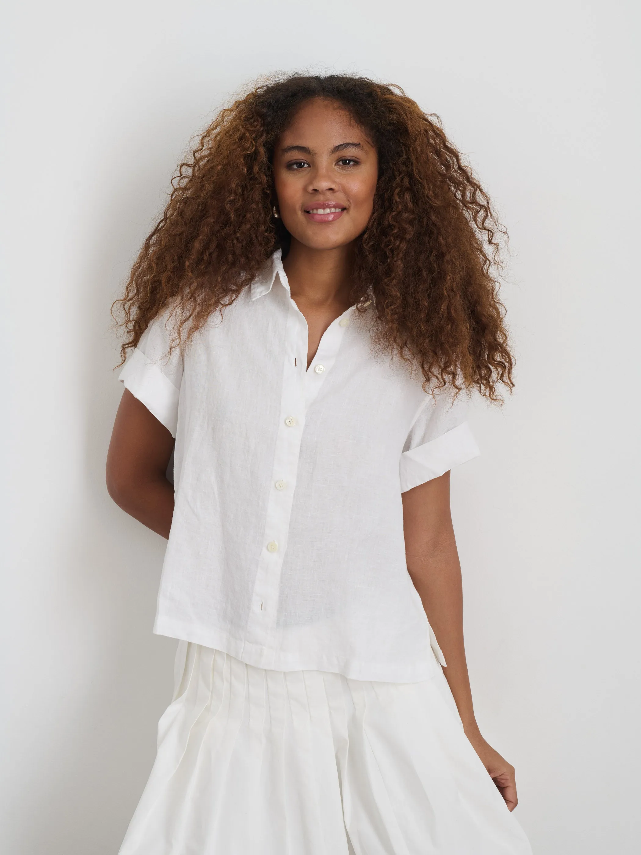 Maddie Shirt In Linen sold by Alex Mill product image thumbnail 2