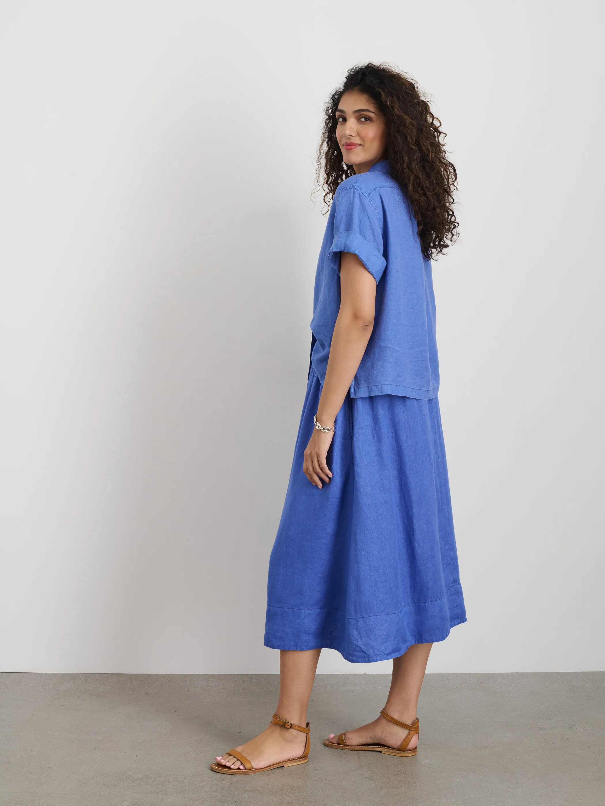 Maddie Shirt In Linen sold by Alex Mill product image thumbnail 4