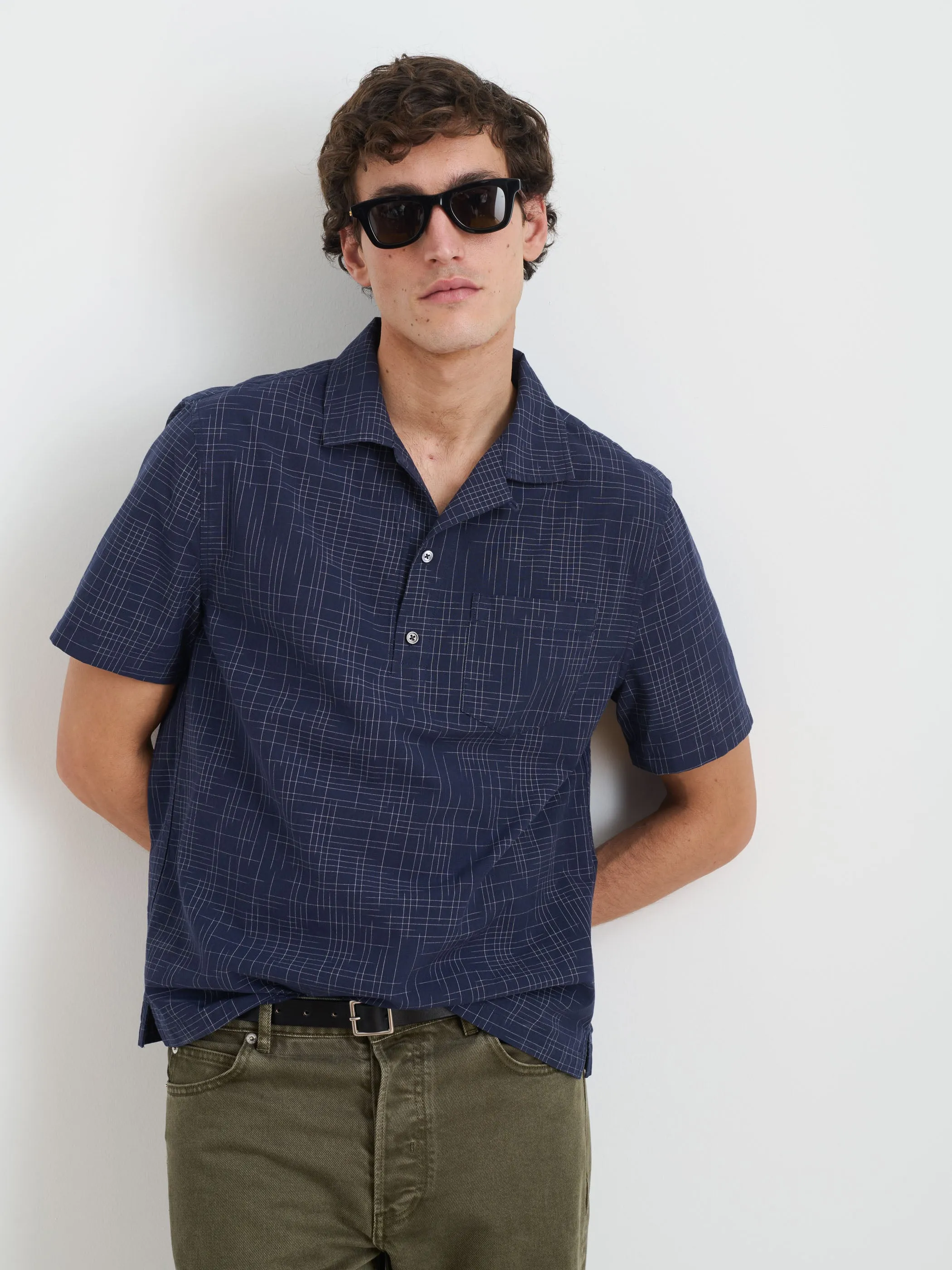 Som Short Sleeve Popover In Cotton sold by Alex Mill product image thumbnail 2