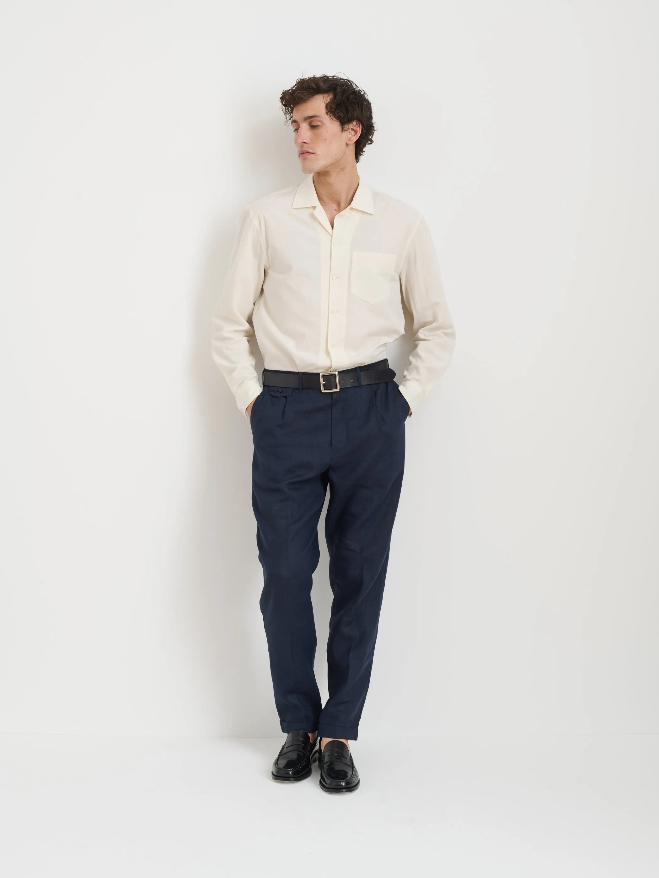 Standard Pleated Pant In Linen sold by Alex Mill product image thumbnail 4