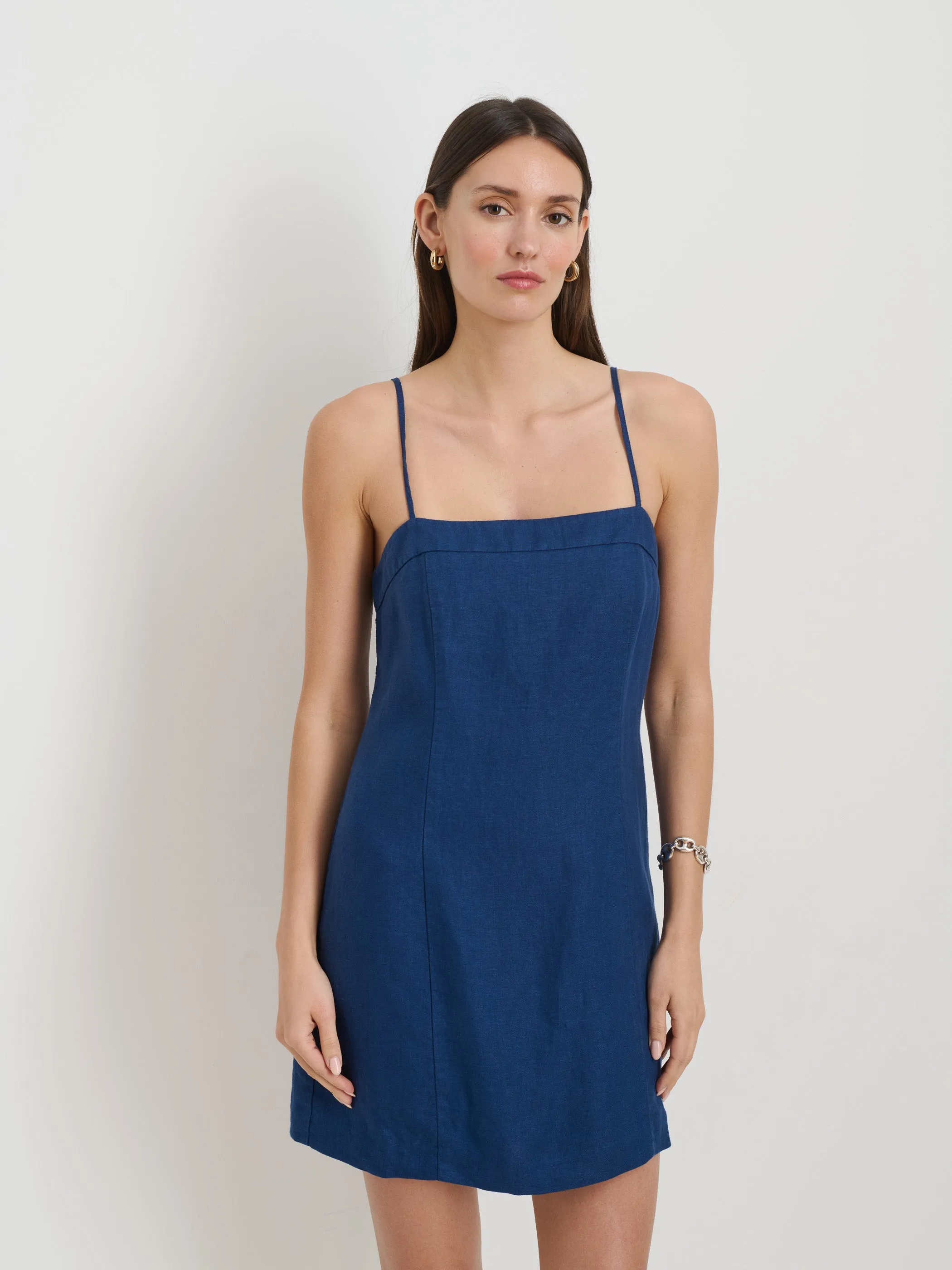 Chloe Dress In Linen sold by Alex Mill product image thumbnail 3