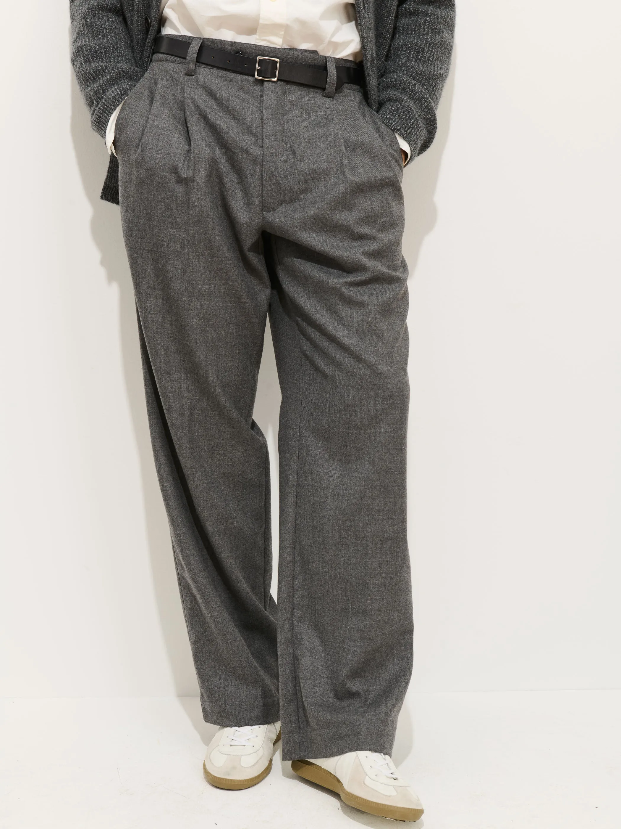 Jeremy Pleated Trouser In Wool Flannel sold by Alex Mill product image thumbnail 3