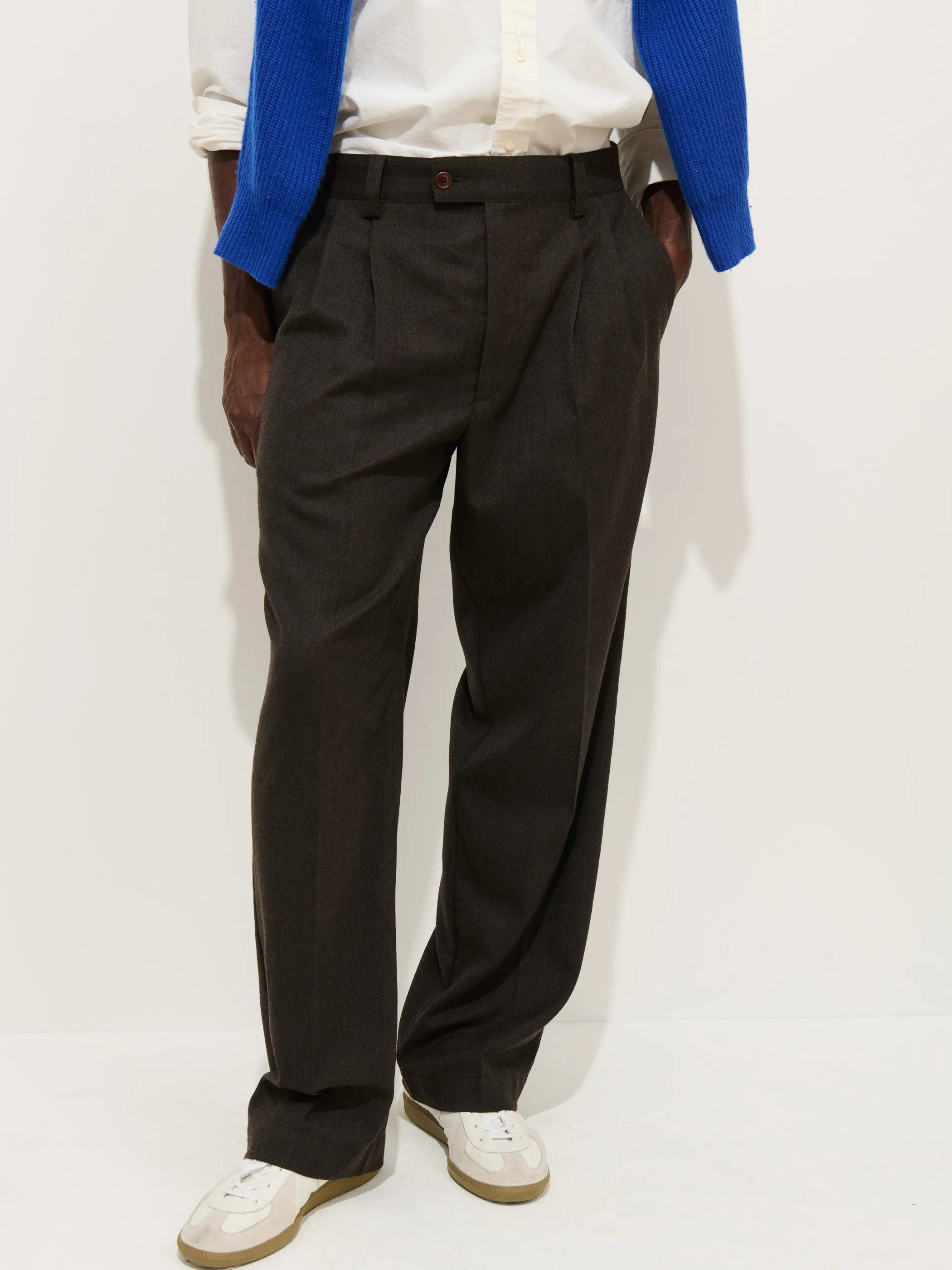 Jeremy Pleated Trouser In Wool Flannel sold by Alex Mill product image thumbnail 4