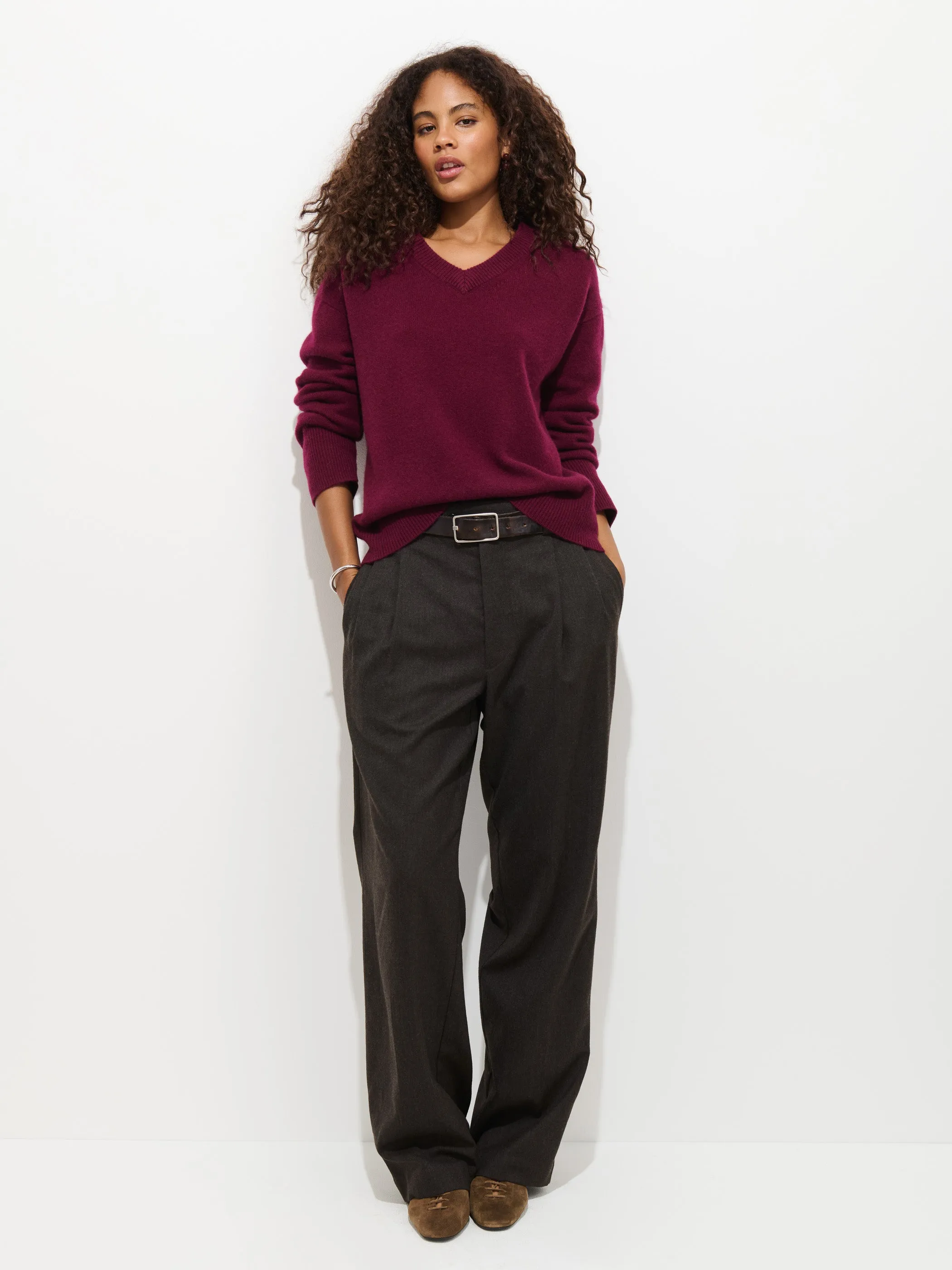 Rowan V-Neck Sweater In Cashmere sold by Alex Mill product image thumbnail 3