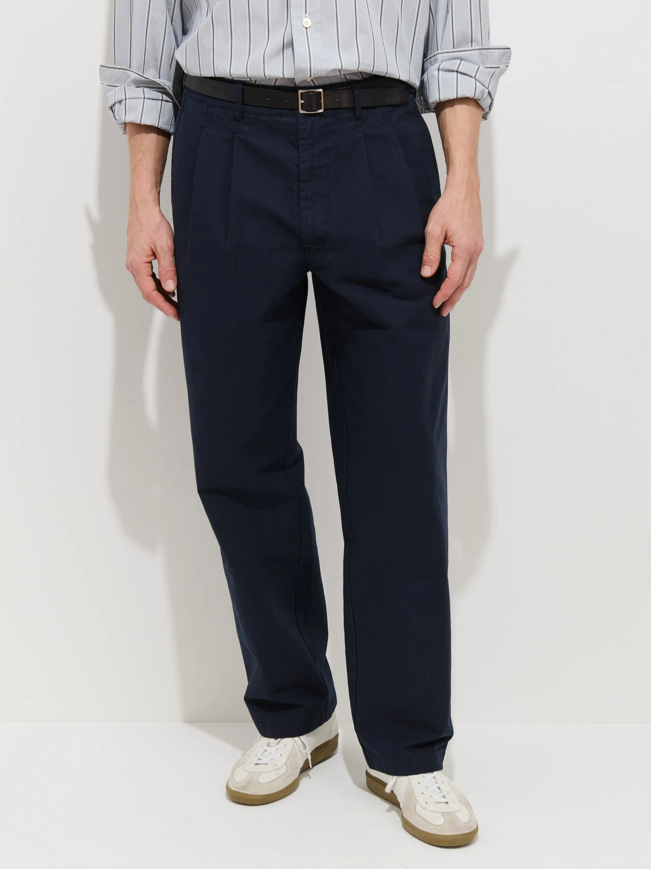 Mill Double Pleated Pant In Vintage Twill sold by Alex Mill product image thumbnail 3