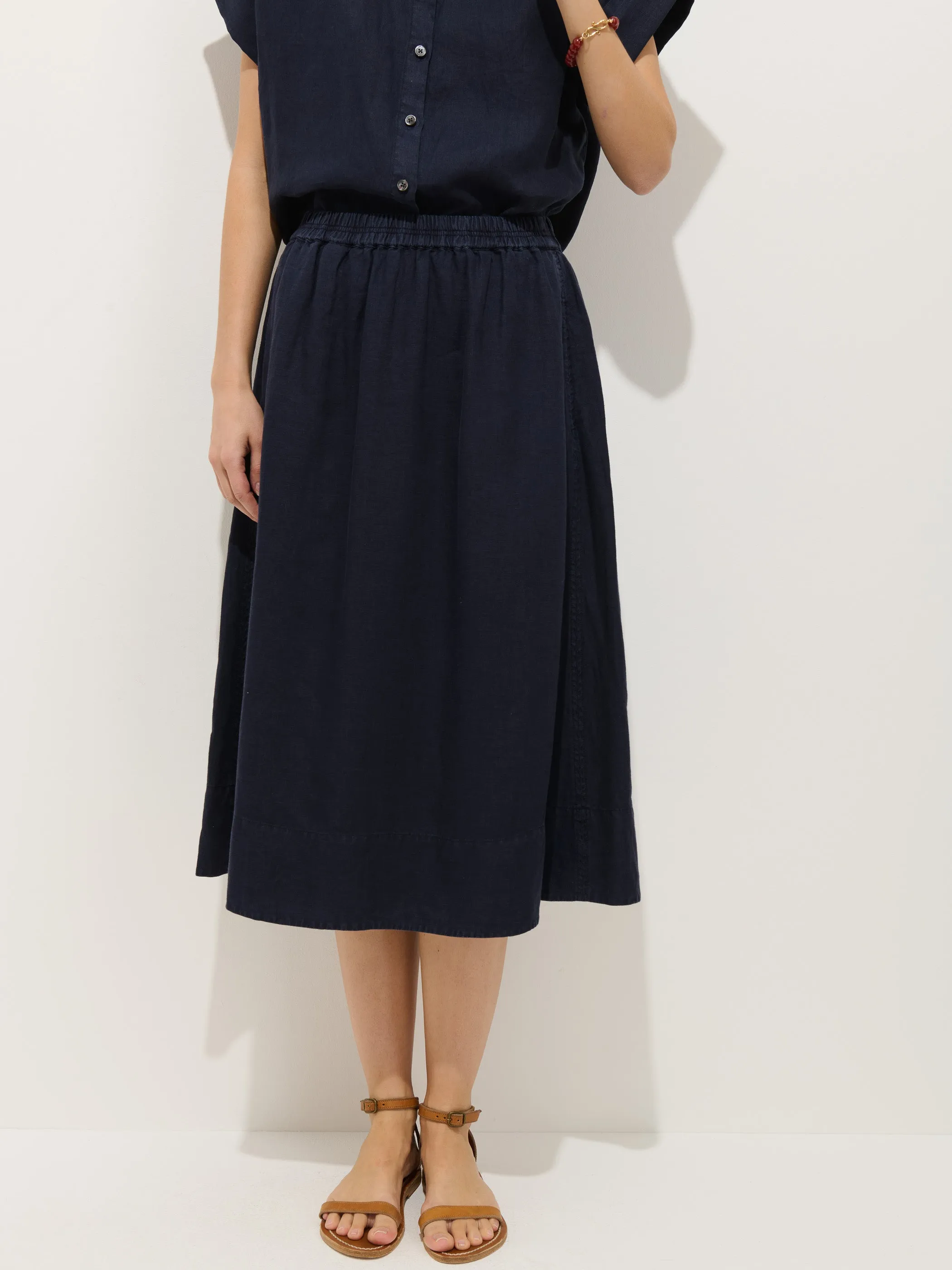 Maddie Skirt In Linen sold by Alex Mill product image thumbnail 4