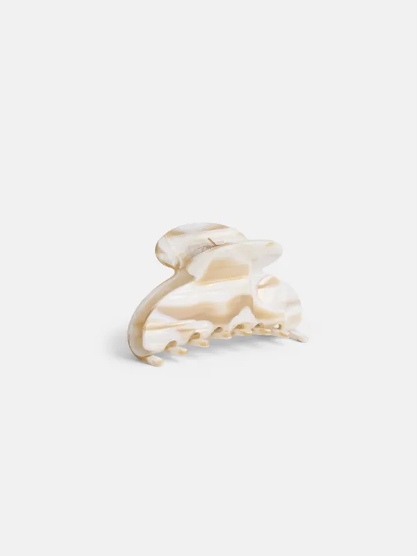 Large Round Claw made by Alex Mill