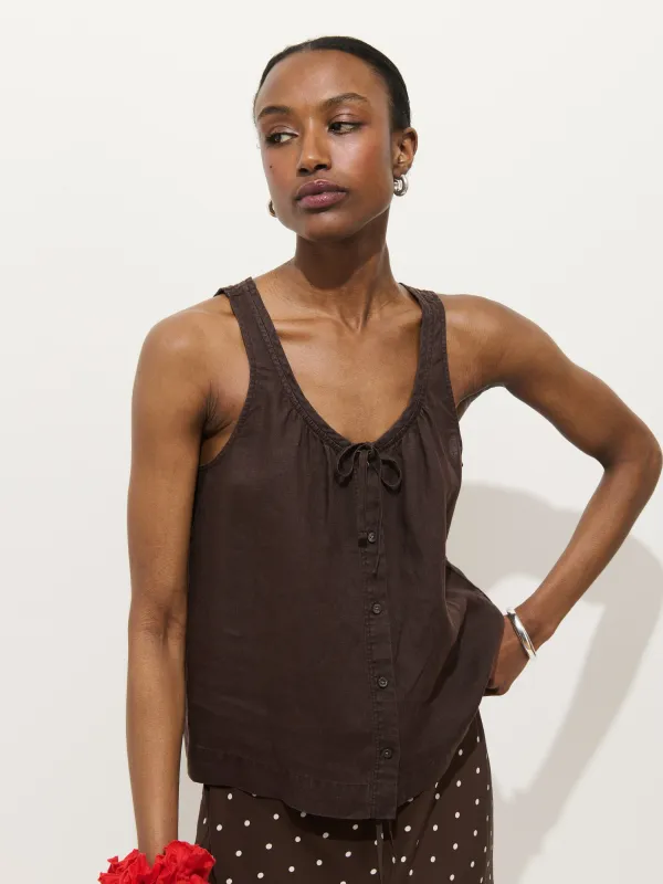 Sydney Top In Linen made by Alex Mill