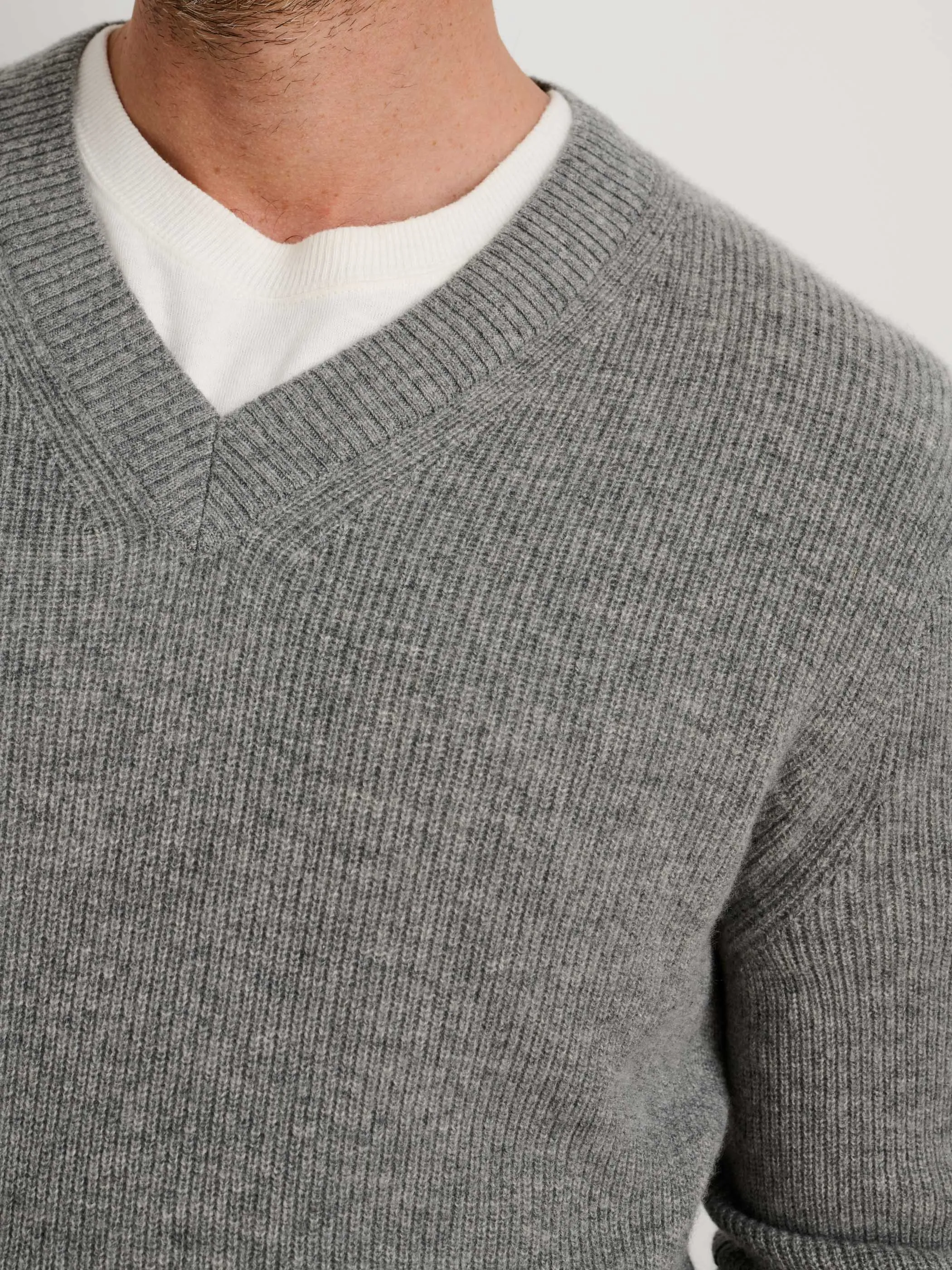 V-Neck Sweater in Lightweight Cashmere sold by Alex Mill product image thumbnail 4