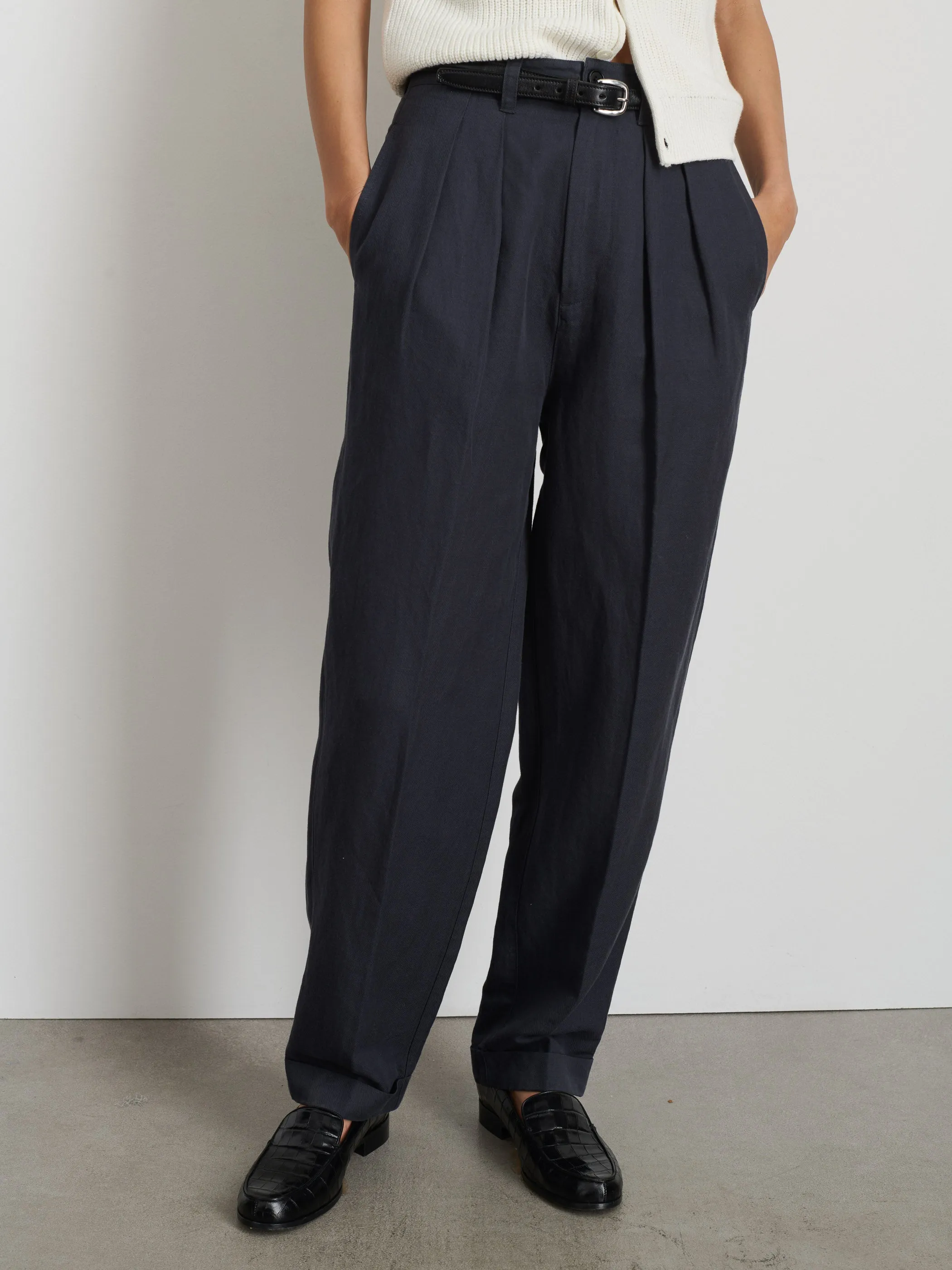 Double Pleat Pant in Twill sold by Alex Mill product image thumbnail 4