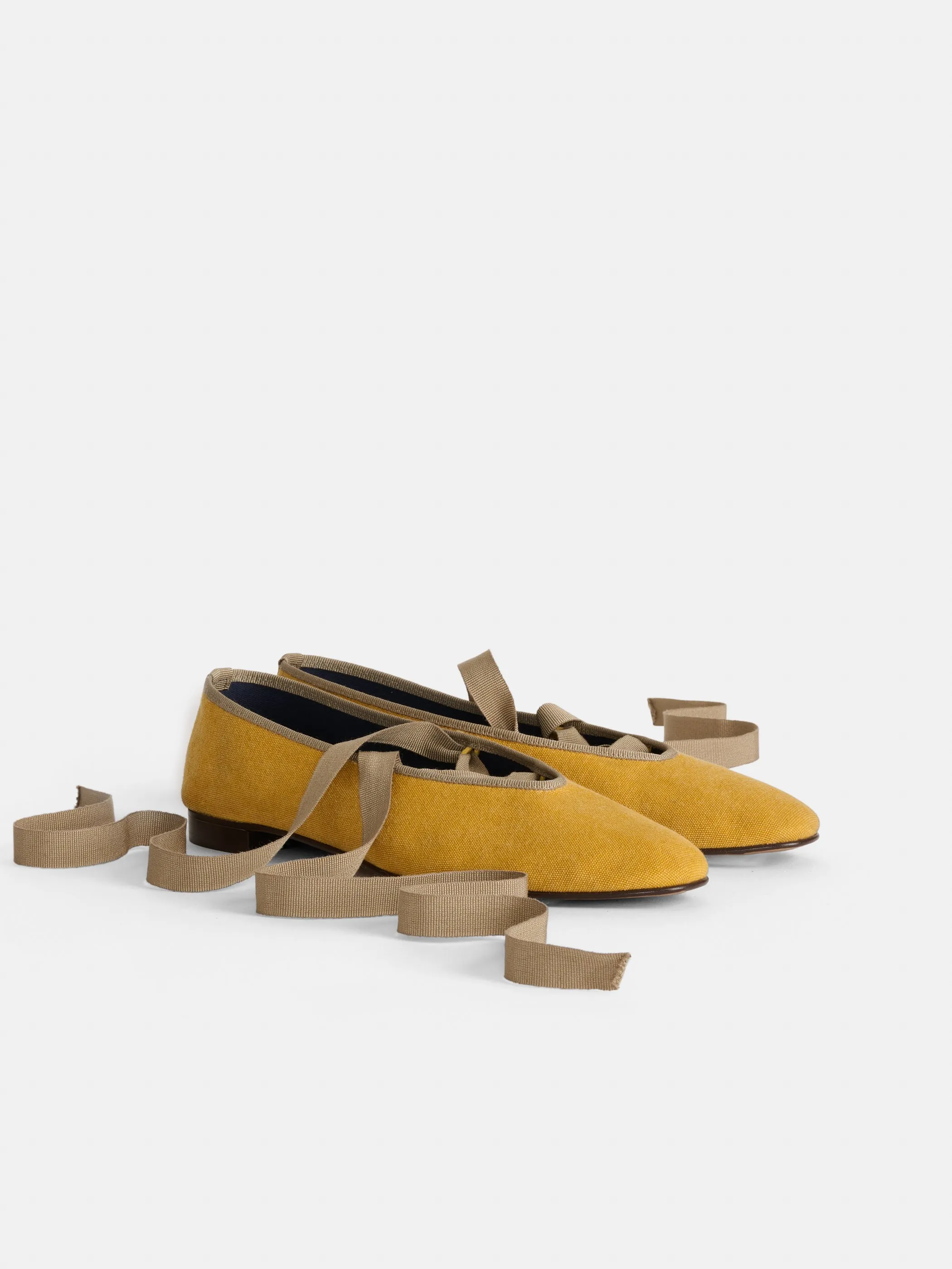 Juliet Italian Flat in Washed Canvas sold by Alex Mill product image thumbnail 4