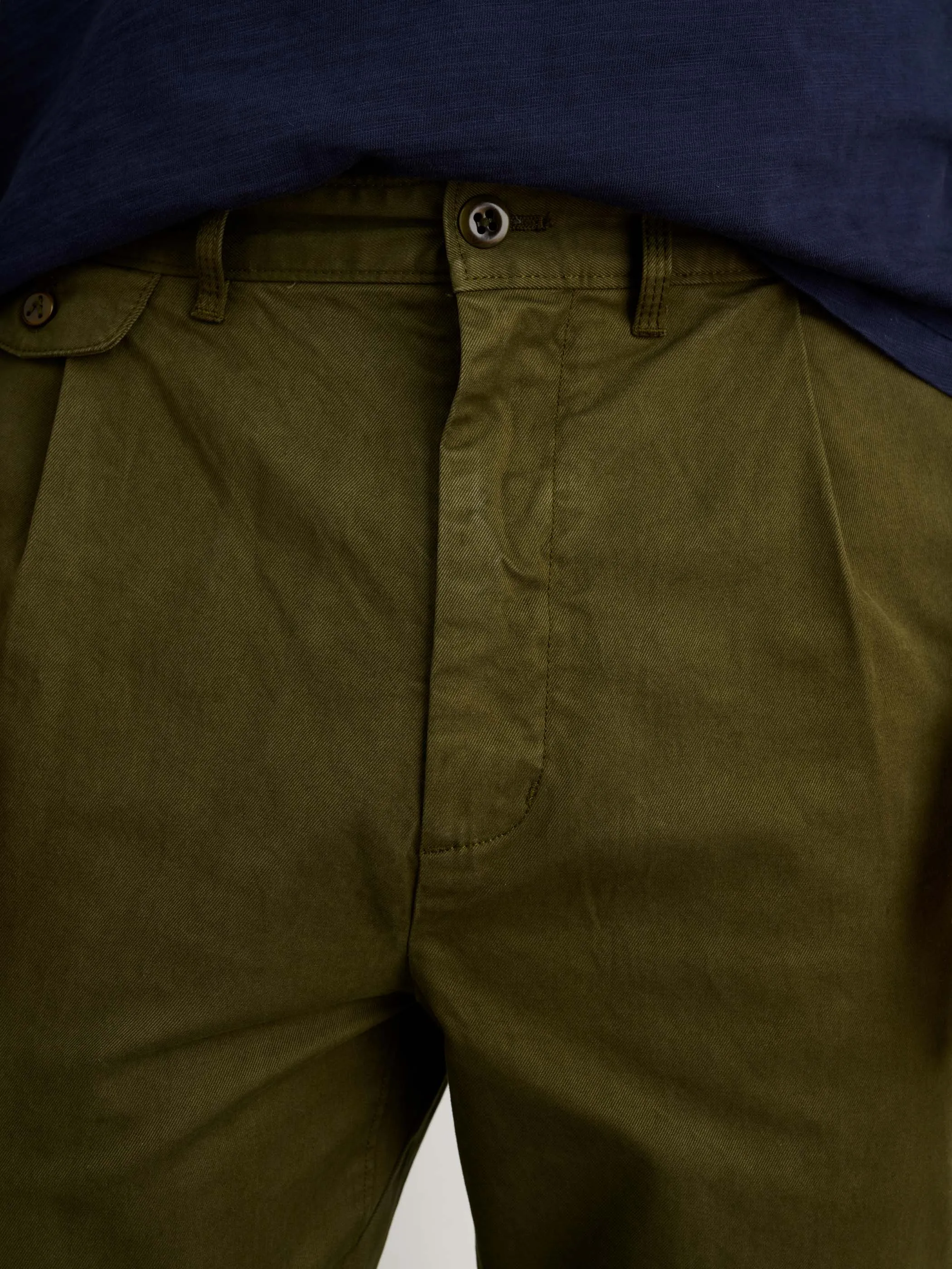 Long Inseam Standard Pleated Pant in Chino sold by Alex Mill product image thumbnail 5