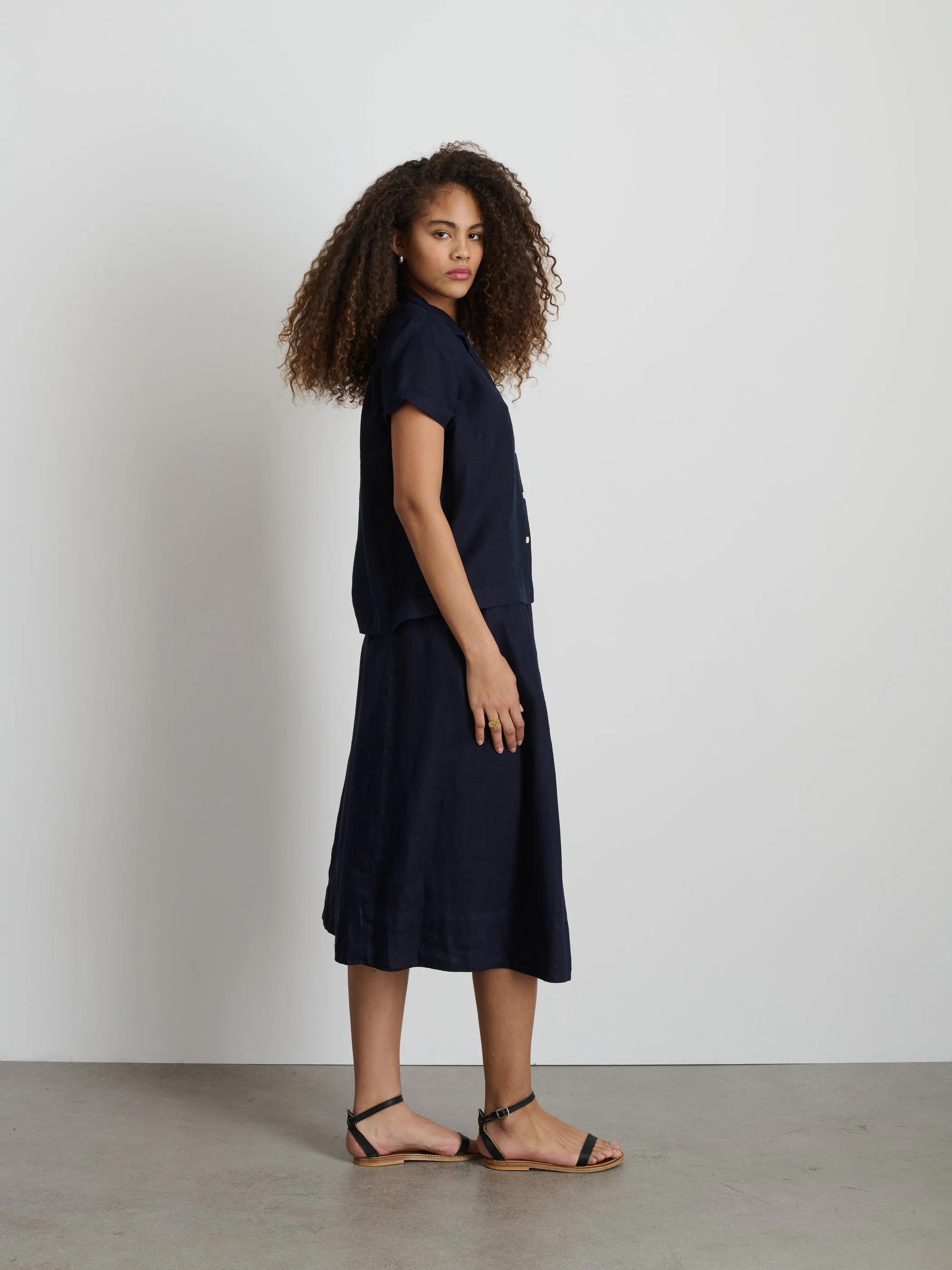 Maddie Camp Shirt In Linen sold by Alex Mill product image thumbnail 5