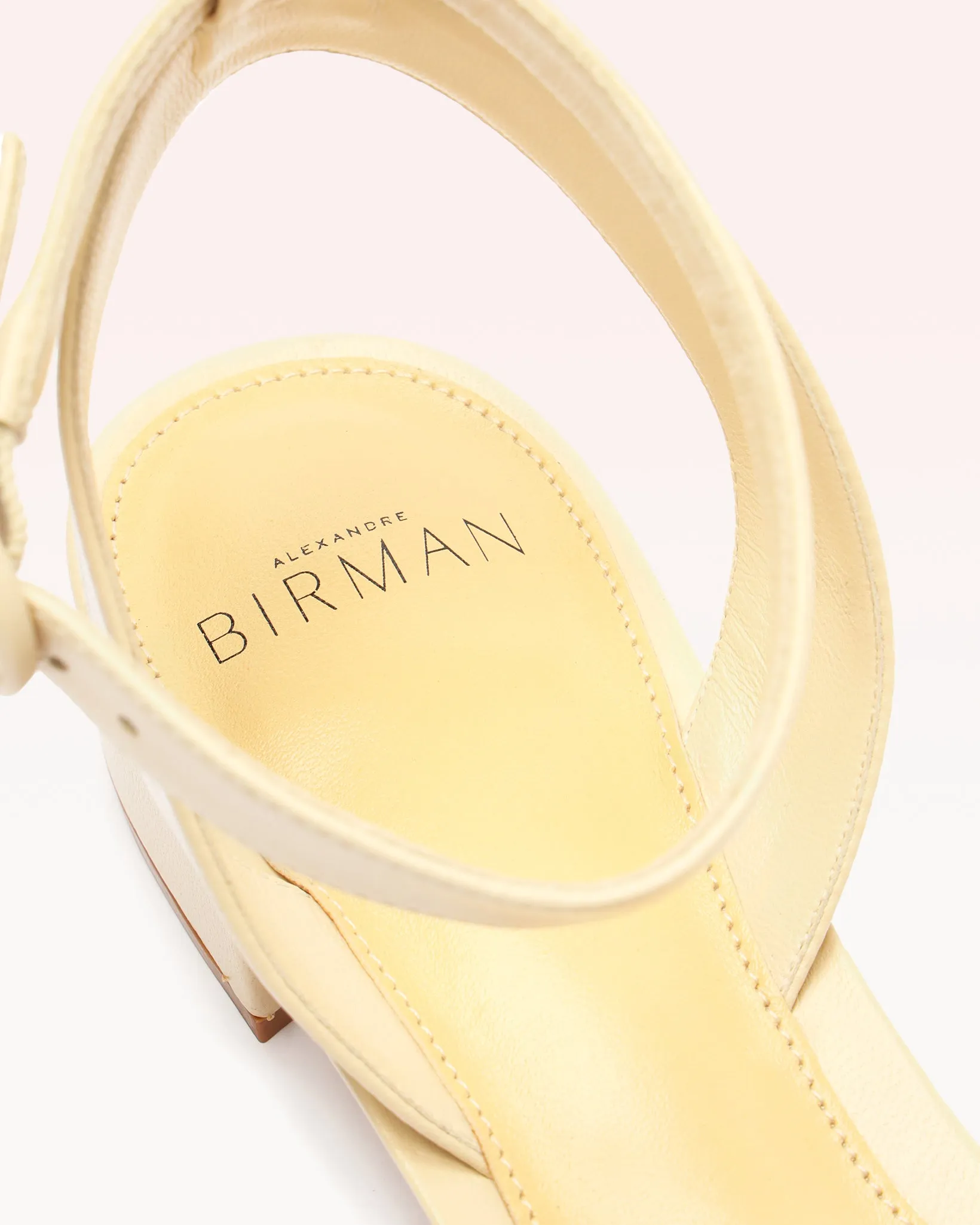 Clarita 30 Eggshell Sandal sold by Alexandre Birman product image thumbnail 4