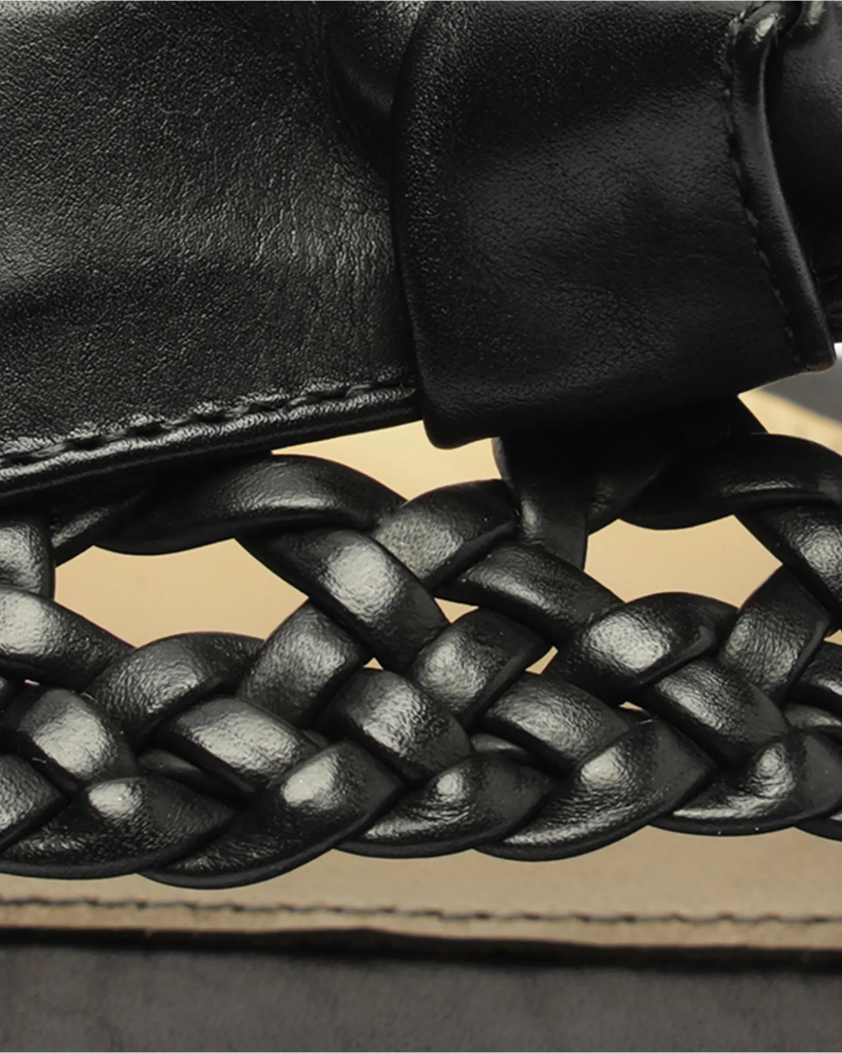 Clarita Basketry Flat Black sold by Alexandre Birman product image thumbnail 5