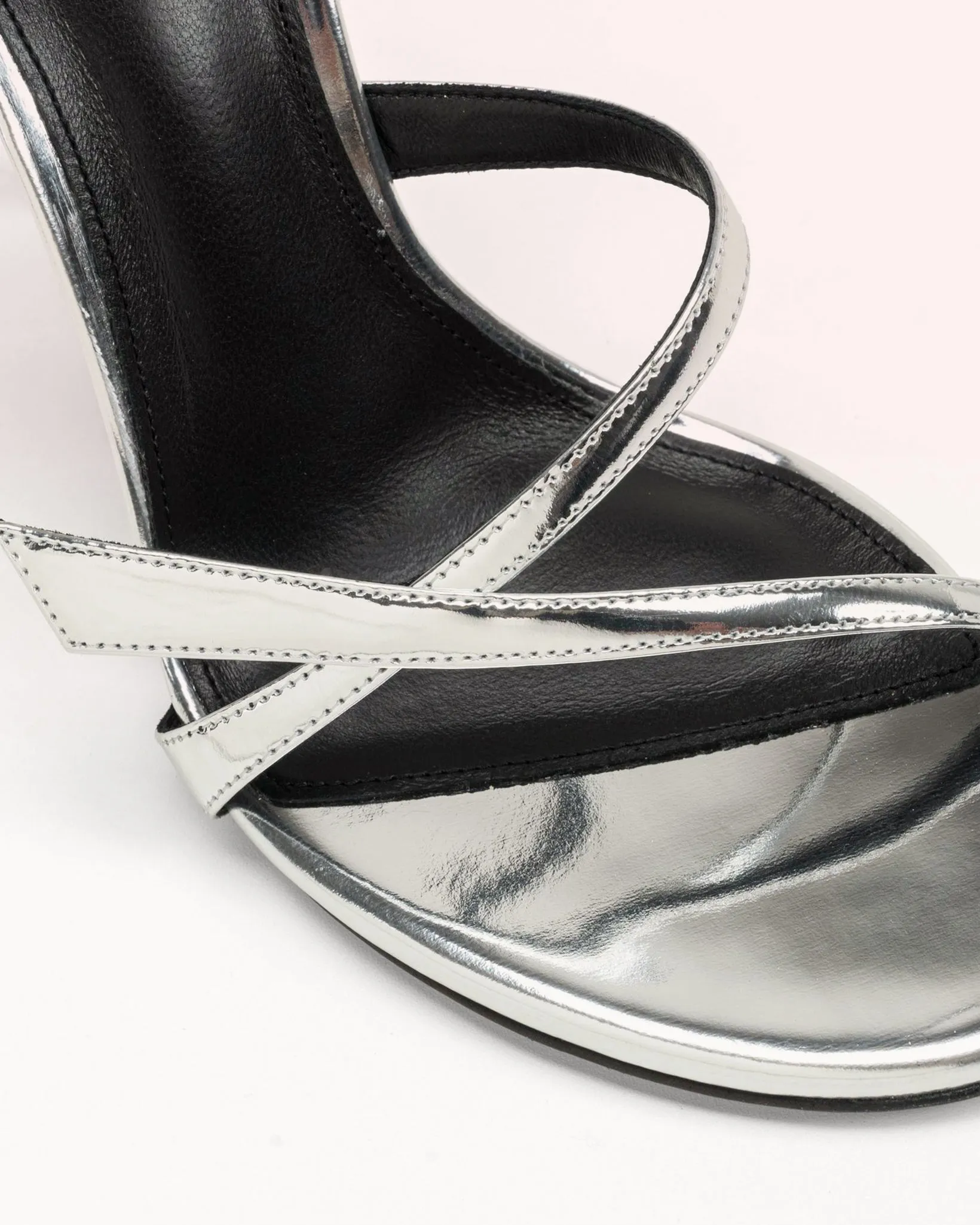 Tita 100 Silver sold by Alexandre Birman product image thumbnail 4
