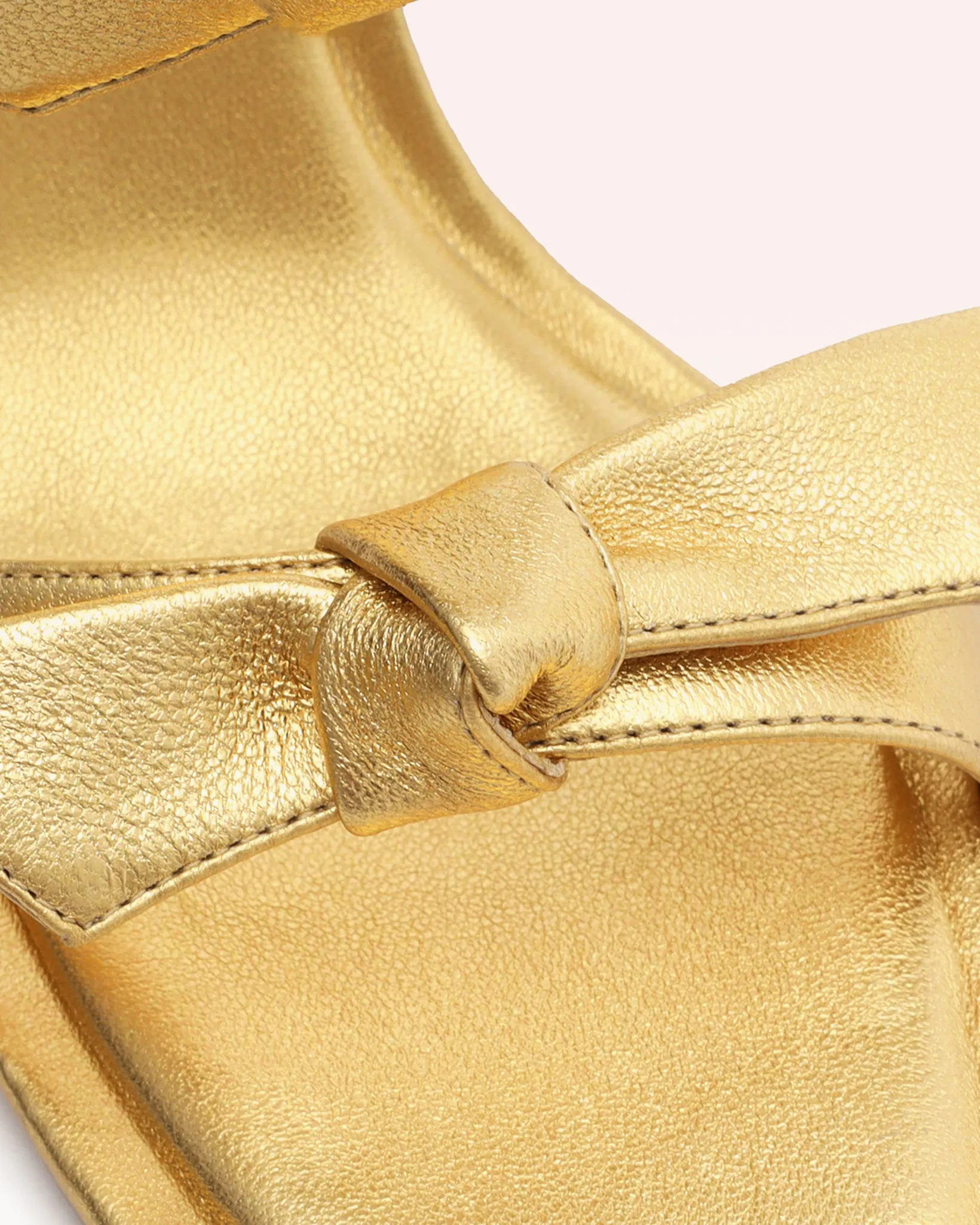 Clarita Square 85 Oro sold by Alexandre Birman product image thumbnail 5