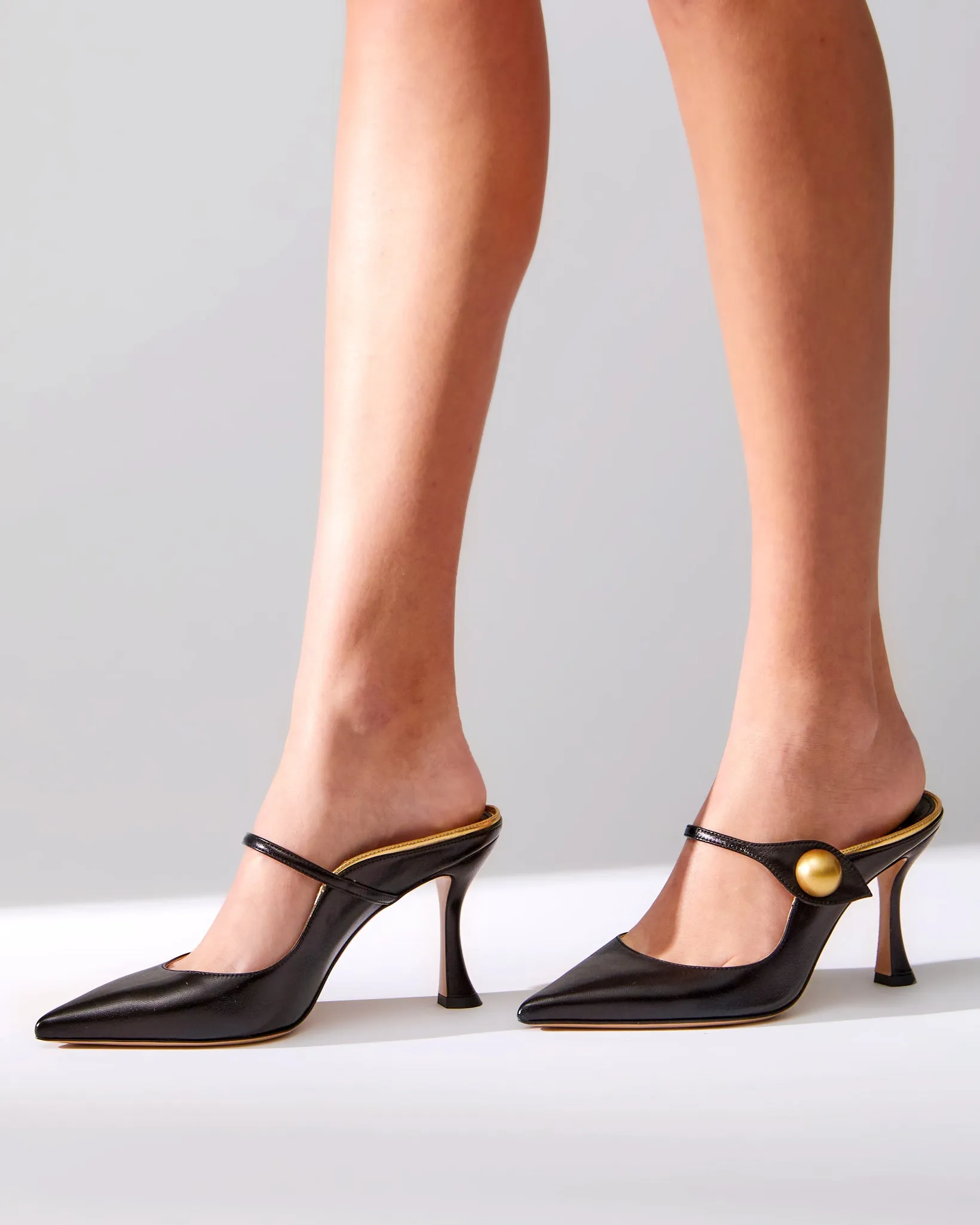 Elsa 85 Black sold by Alexandre Birman product image thumbnail 2