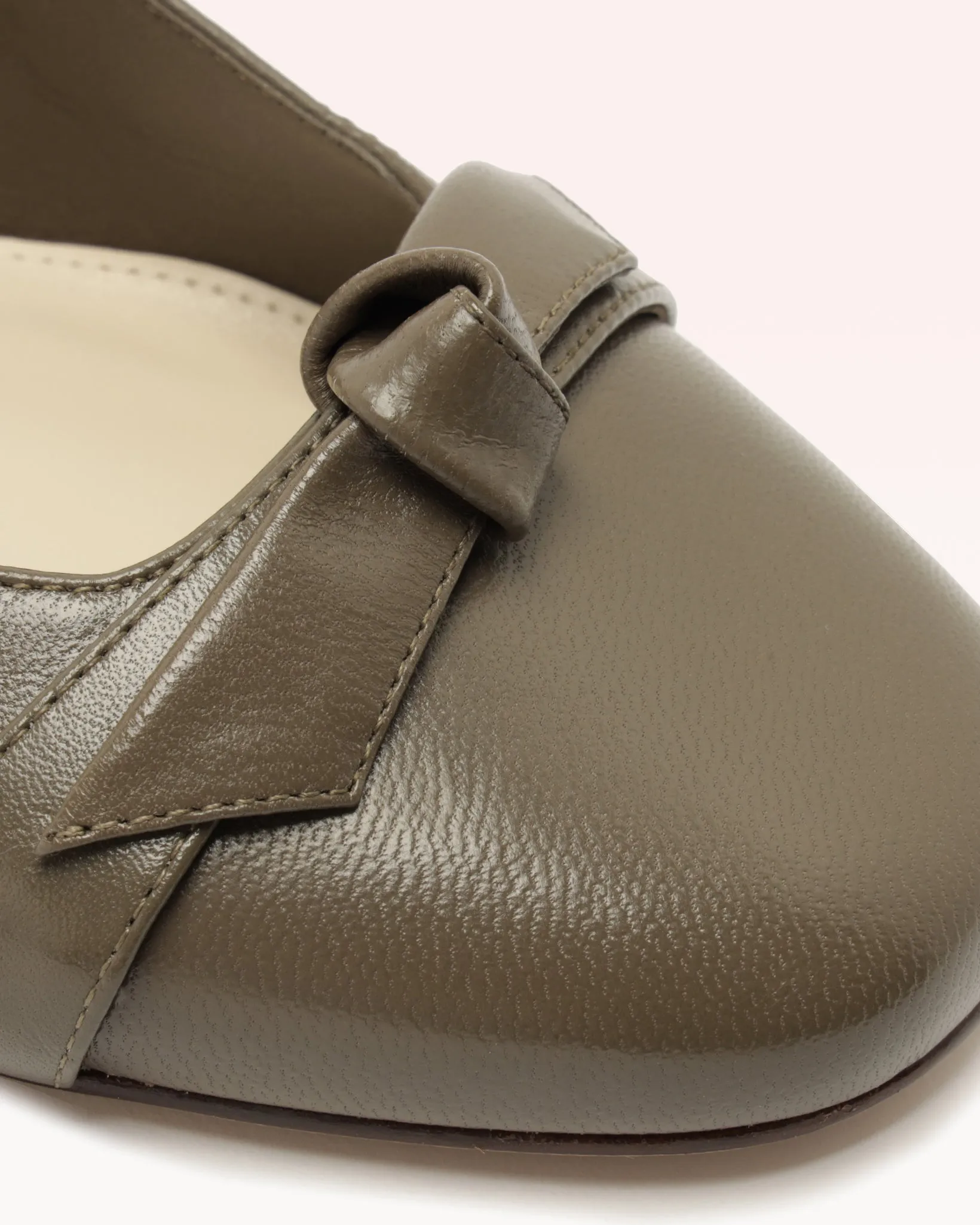 Clarita Collapsible Pebble sold by Alexandre Birman product image thumbnail 5