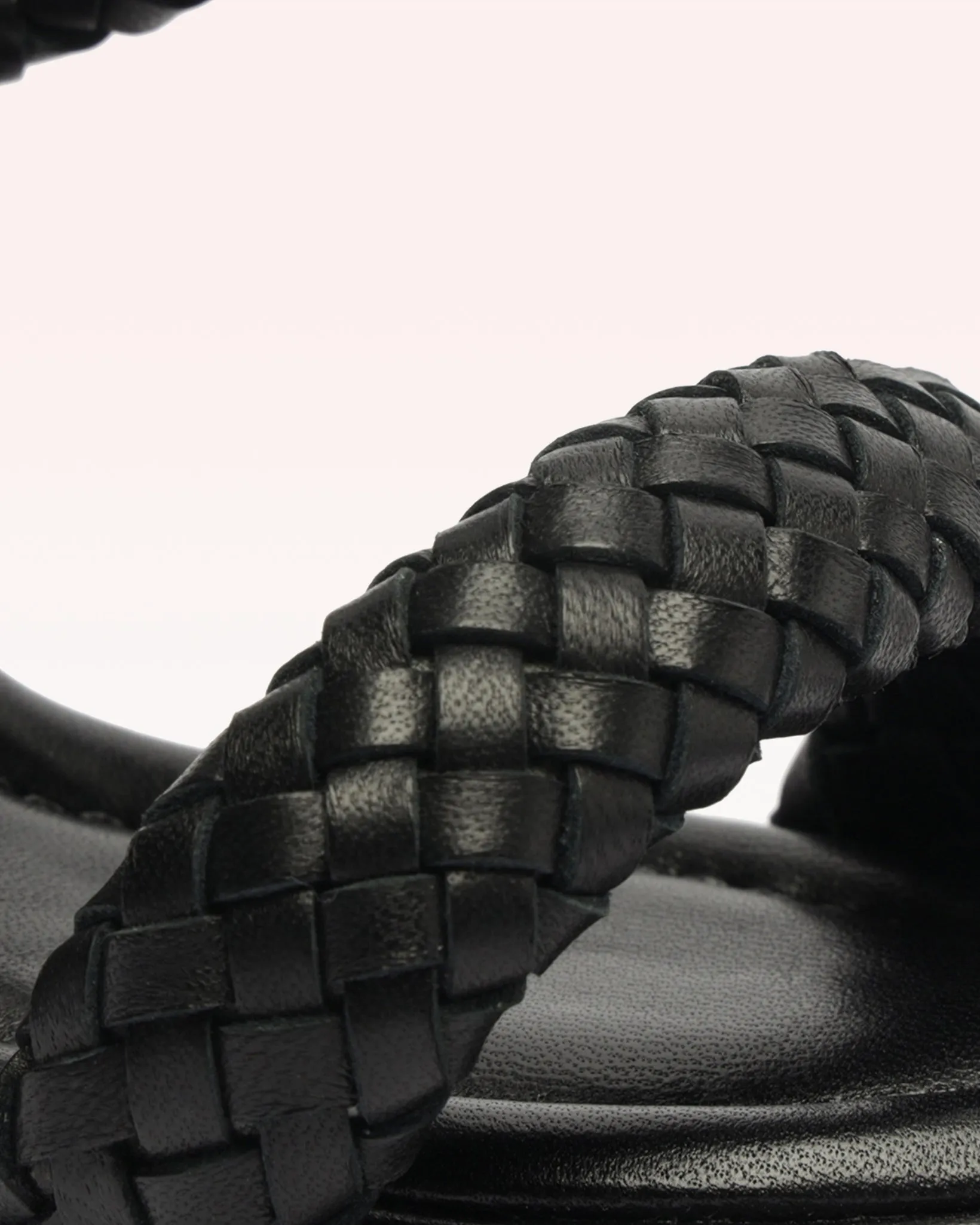 Alessia 90 Black sold by Alexandre Birman product image thumbnail 4