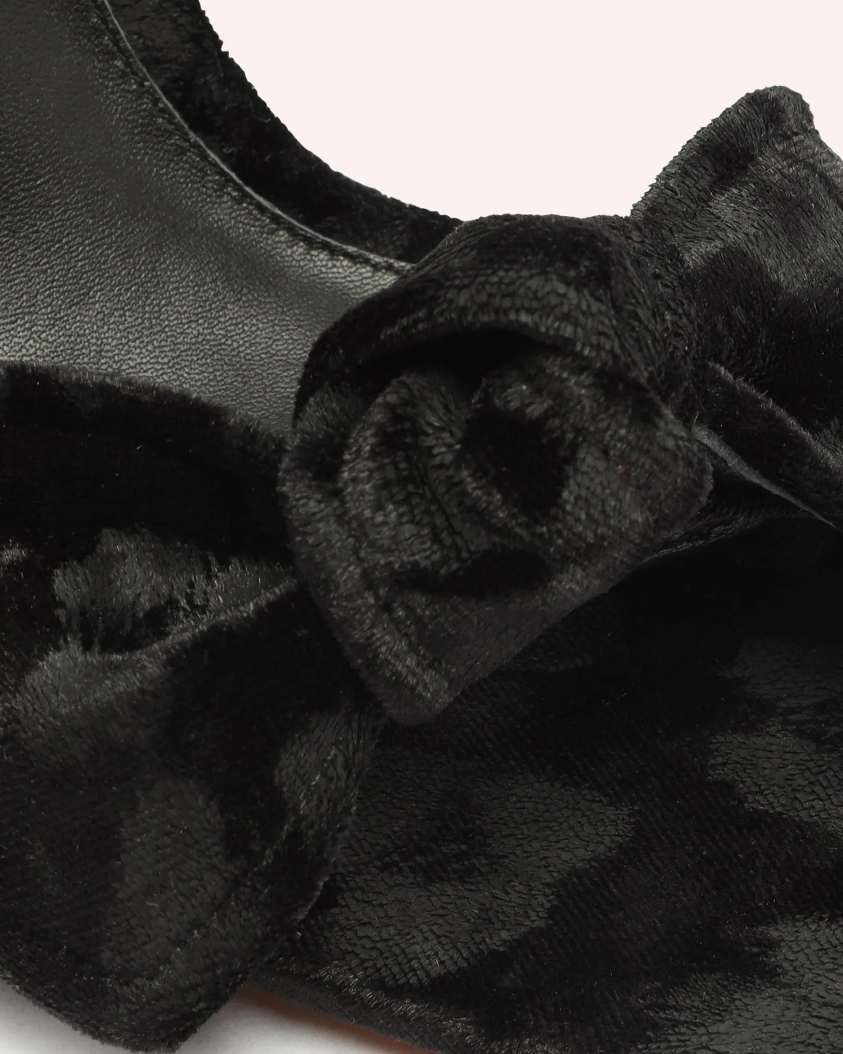 Louise 85 Black sold by Alexandre Birman product image thumbnail 5