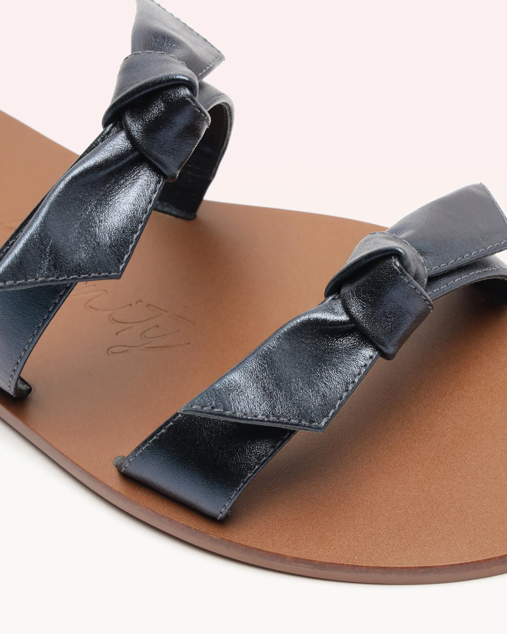 Clarita Holiday Serenety sold by Alexandre Birman product image thumbnail 4