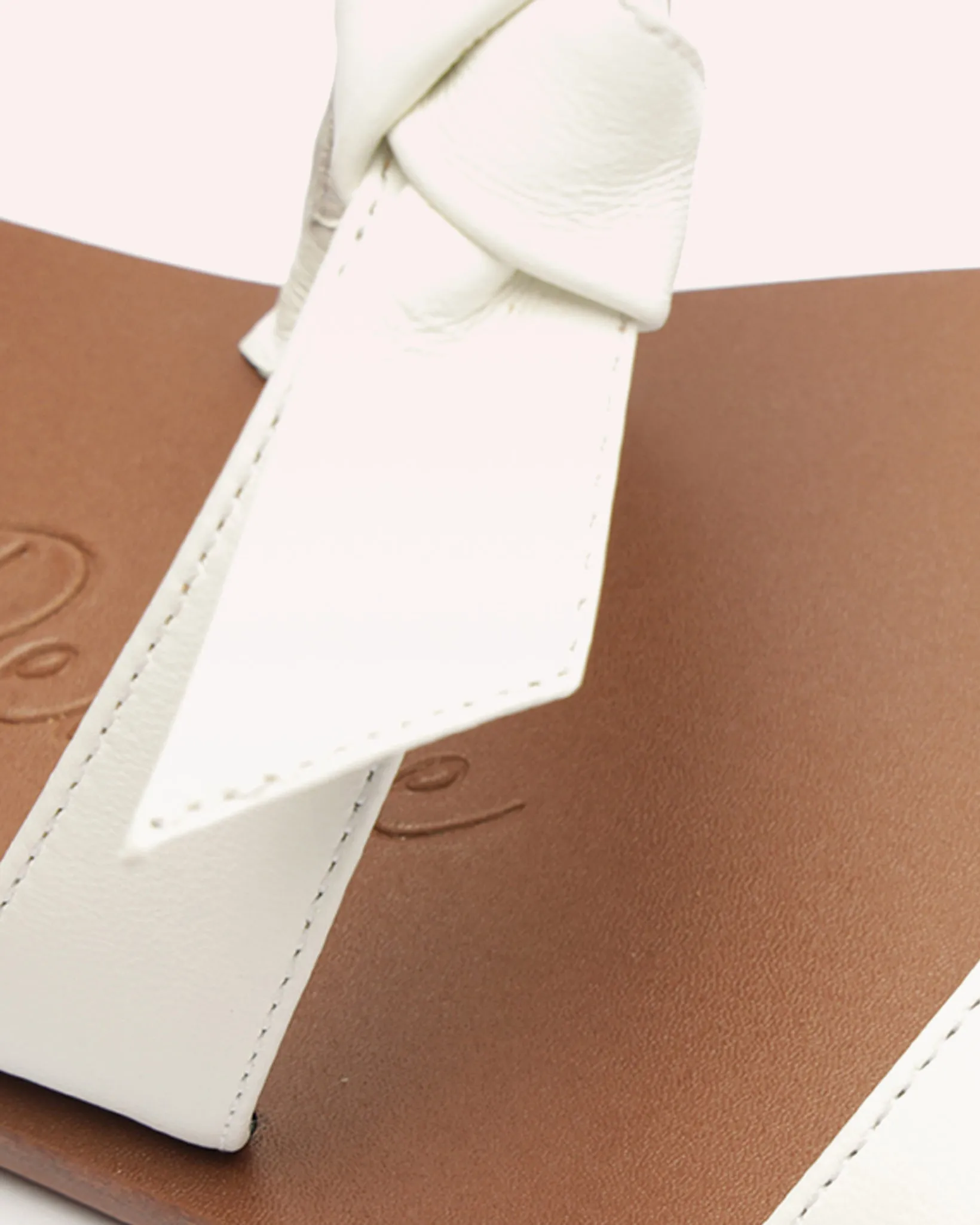 Clarita Holiday Peace sold by Alexandre Birman product image thumbnail 5