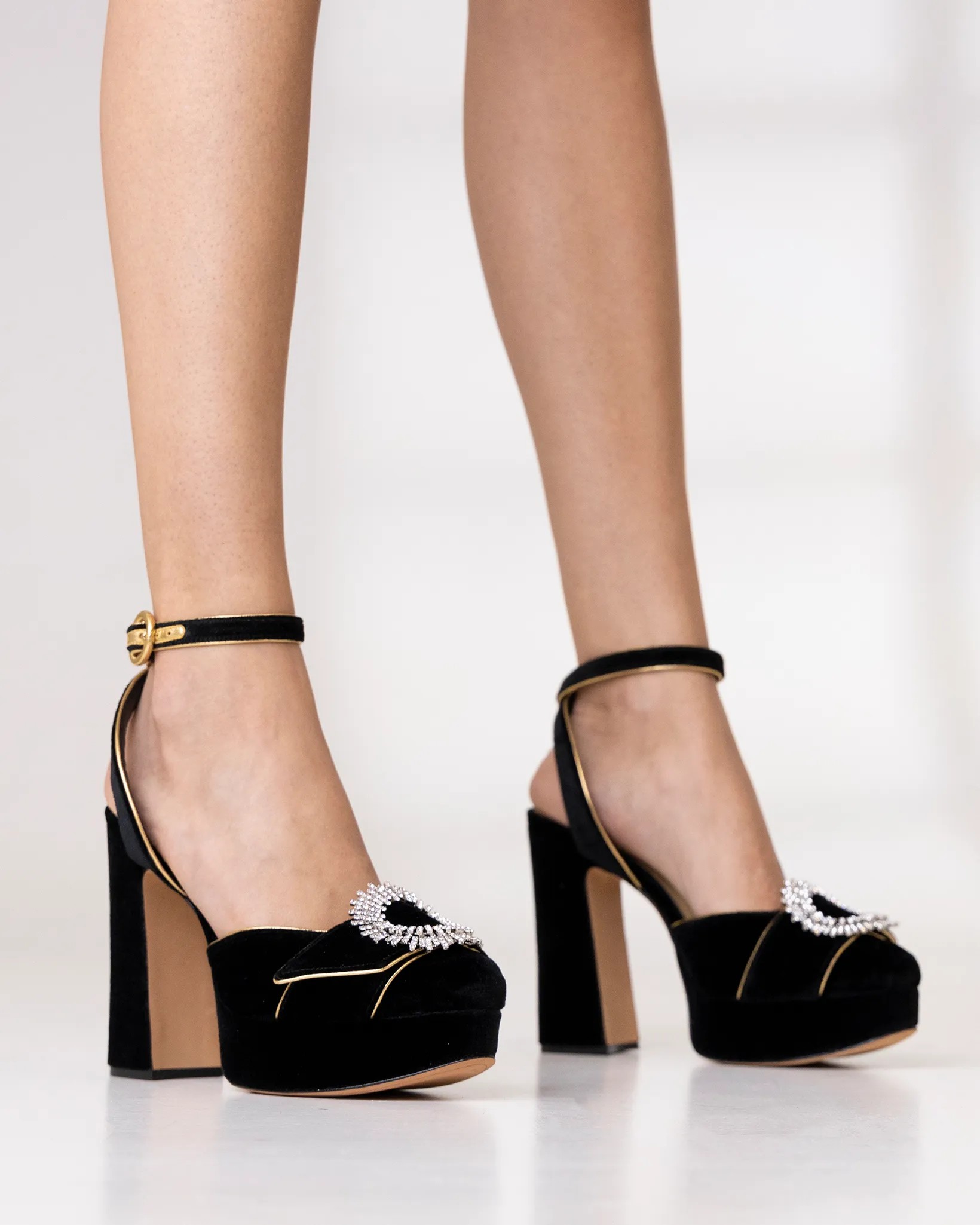 Madelina Black sold by Alexandre Birman product image thumbnail 4