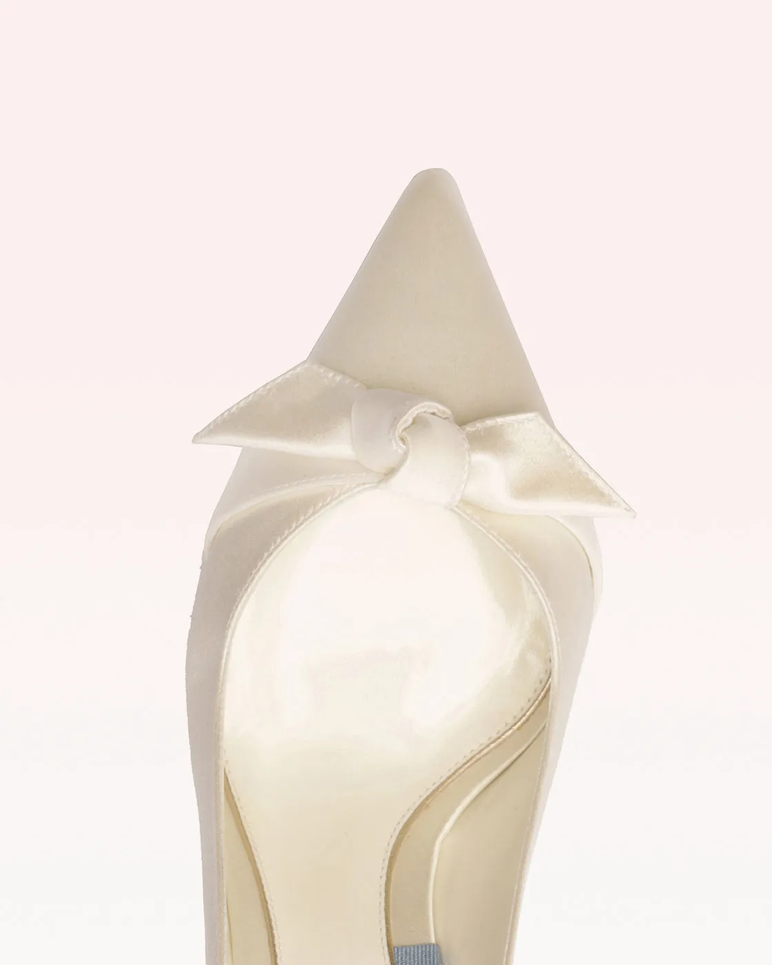 Clarita Classic Slingback 85 Seta Bianco sold by Alexandre Birman product image thumbnail 5