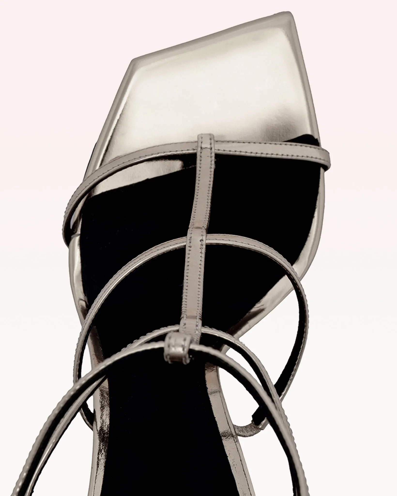 Amanda 60 Grafite sold by Alexandre Birman product image thumbnail 3