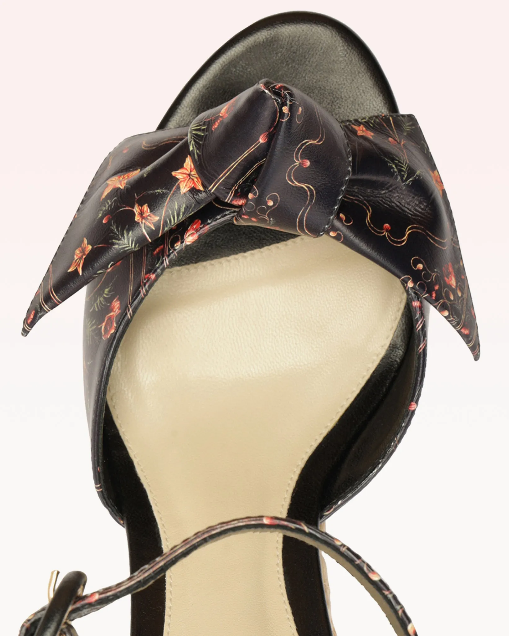 Maxi Clarita Flare Andes Negro sold by Alexandre Birman product image thumbnail 5