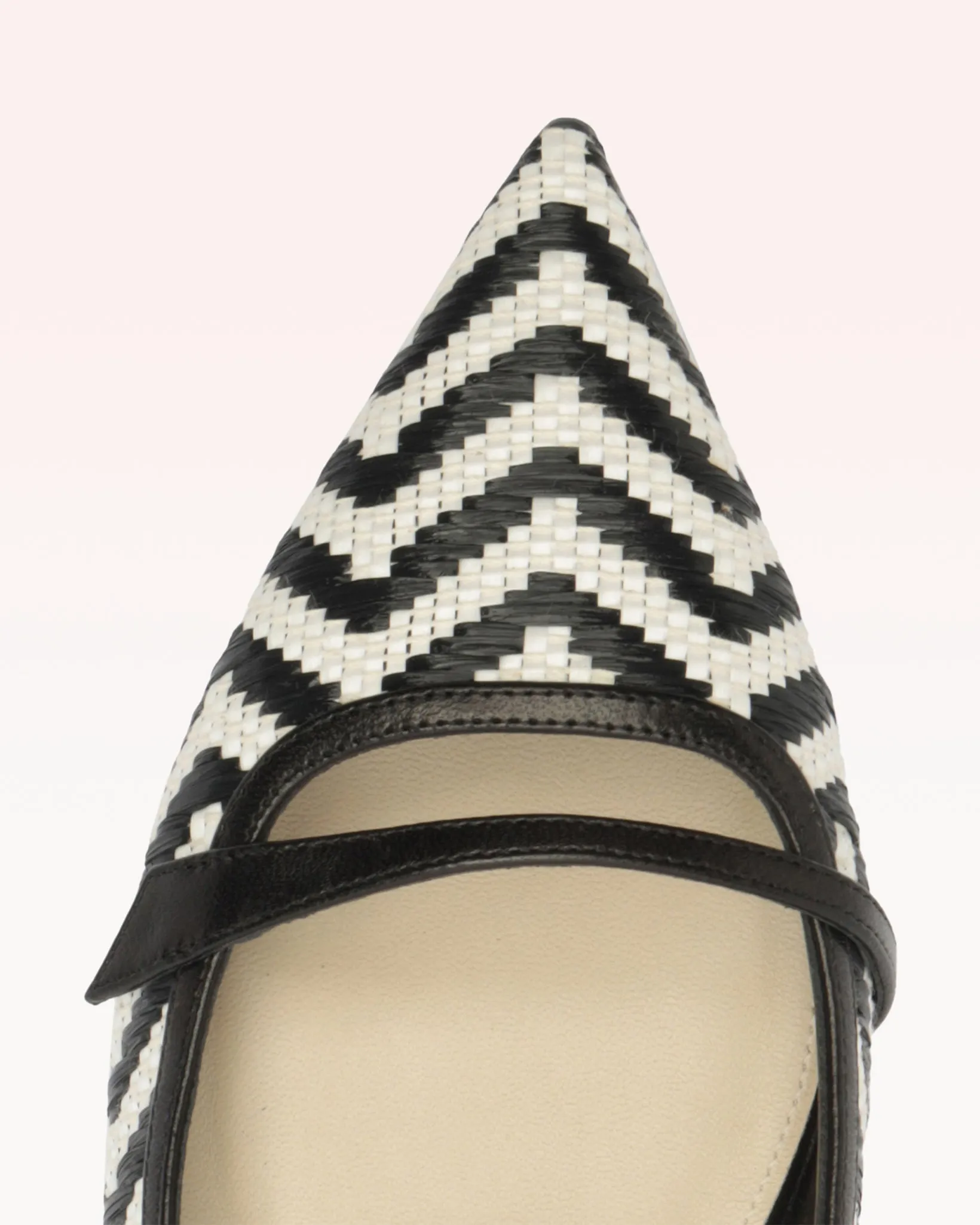 Tita Raffia Zig Flat Black sold by Alexandre Birman product image thumbnail 5