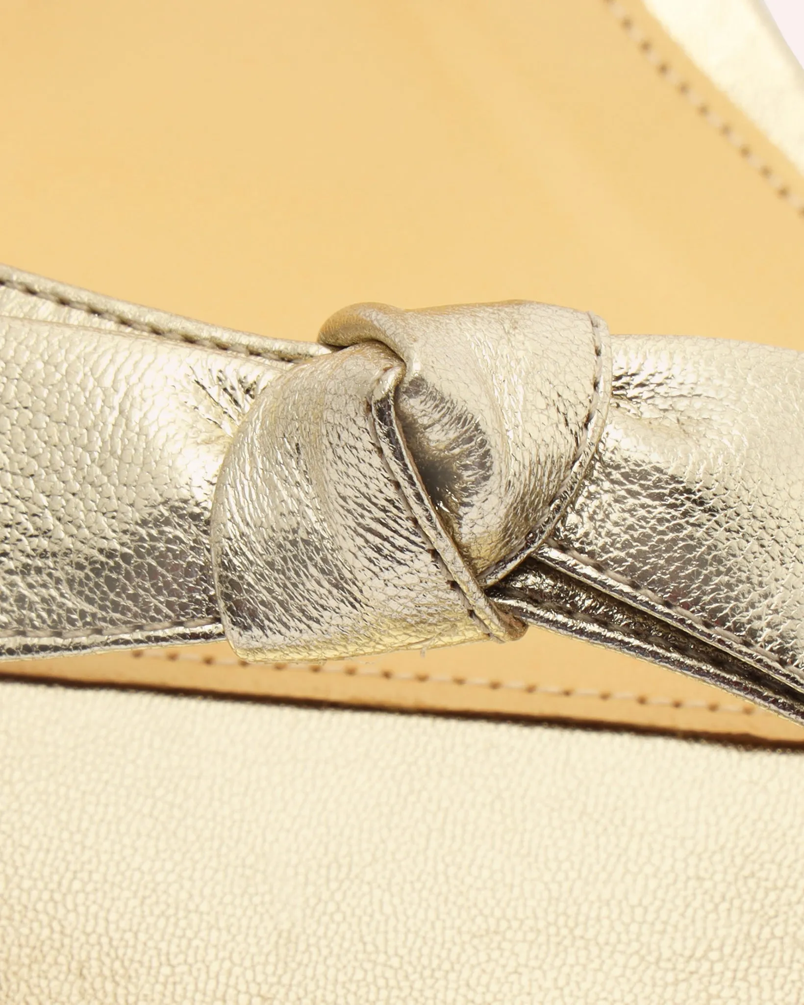 Clarita 30 Golden sold by Alexandre Birman product image thumbnail 5