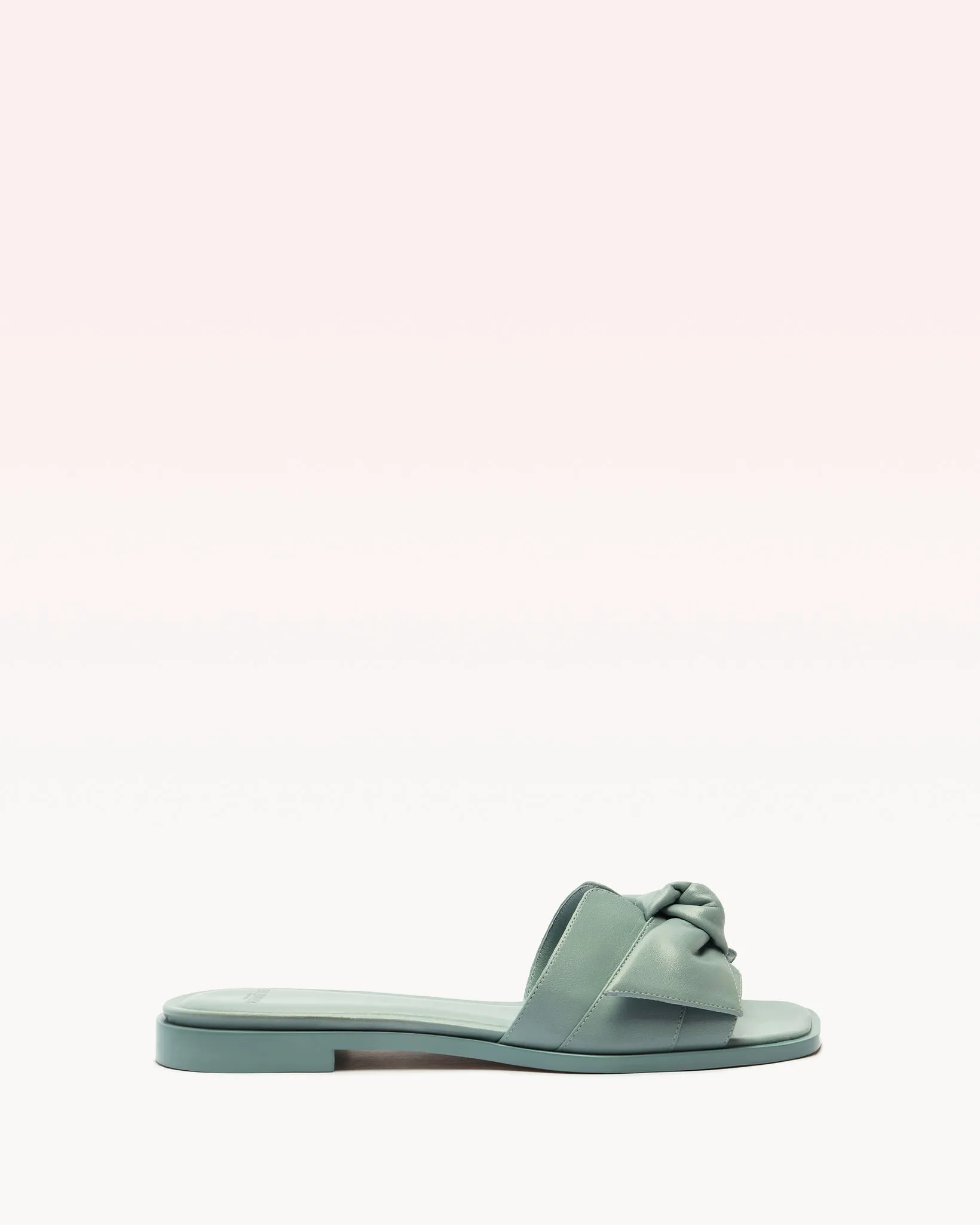 Maxi Clarita Square Flat Skyway sold by Alexandre Birman