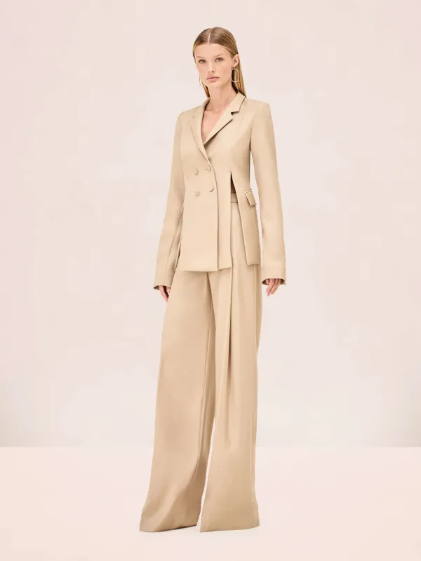 Jude Pant sold by Alexis