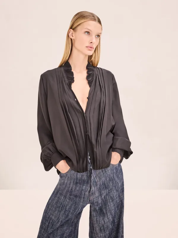 Vina Top sold by Alexis