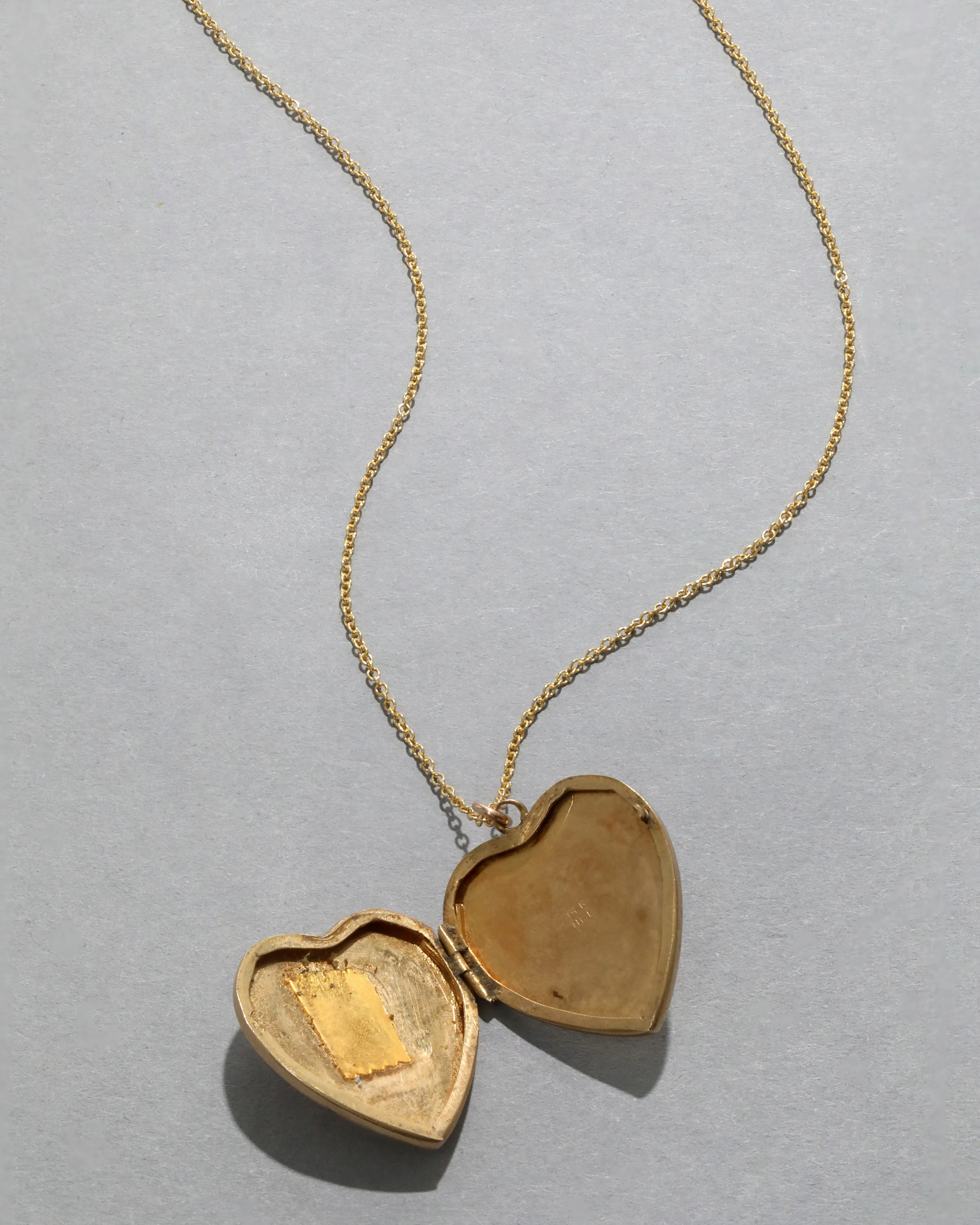 Antique 1920s 14k Gold Etched Heart Locket Necklace sold by Alexis Bittar product image thumbnail 3