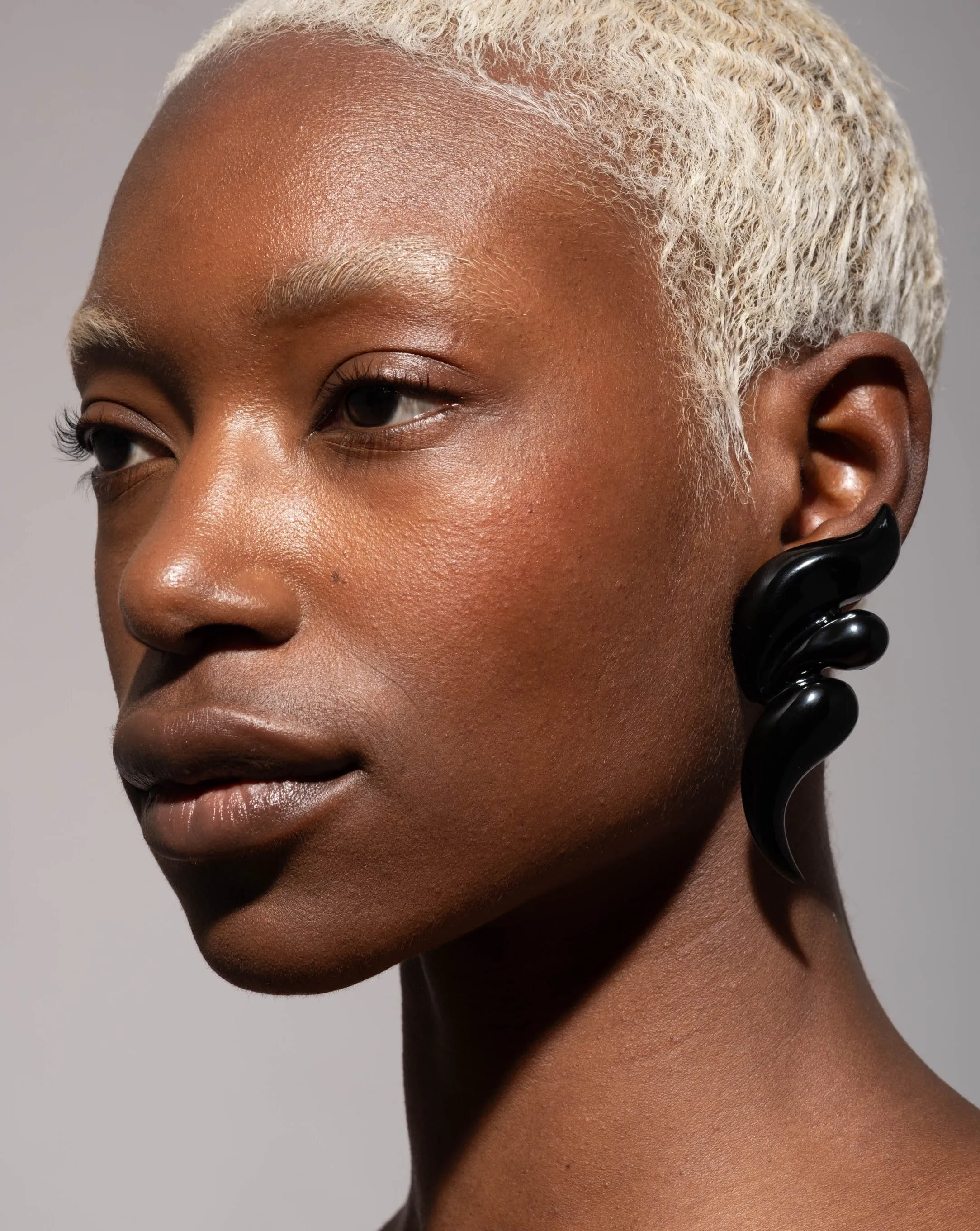 Liquid Lucite Wave Clip Earring- Black sold by Alexis Bittar product image thumbnail 3