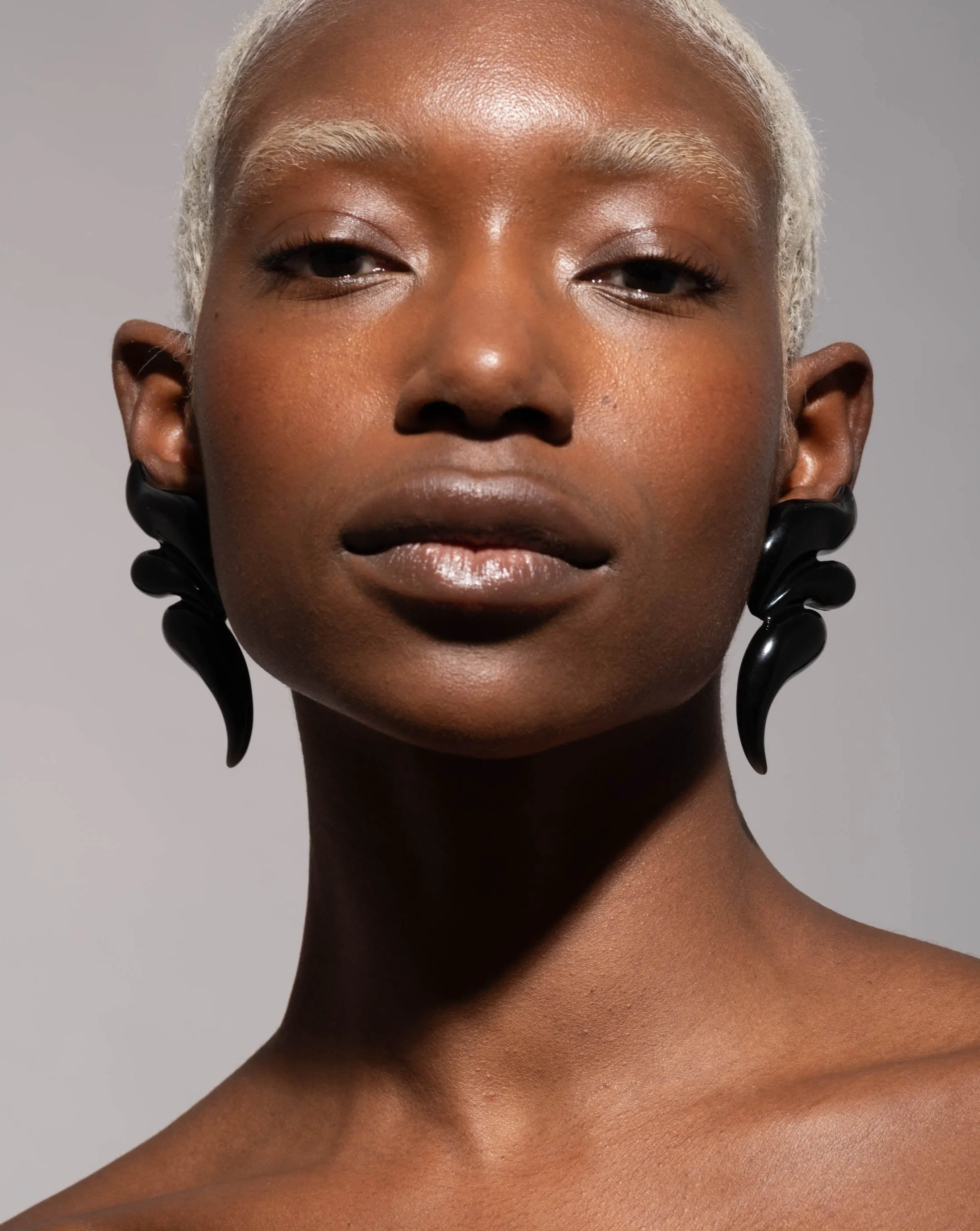 Liquid Lucite Wave Clip Earring- Black sold by Alexis Bittar product image thumbnail 2