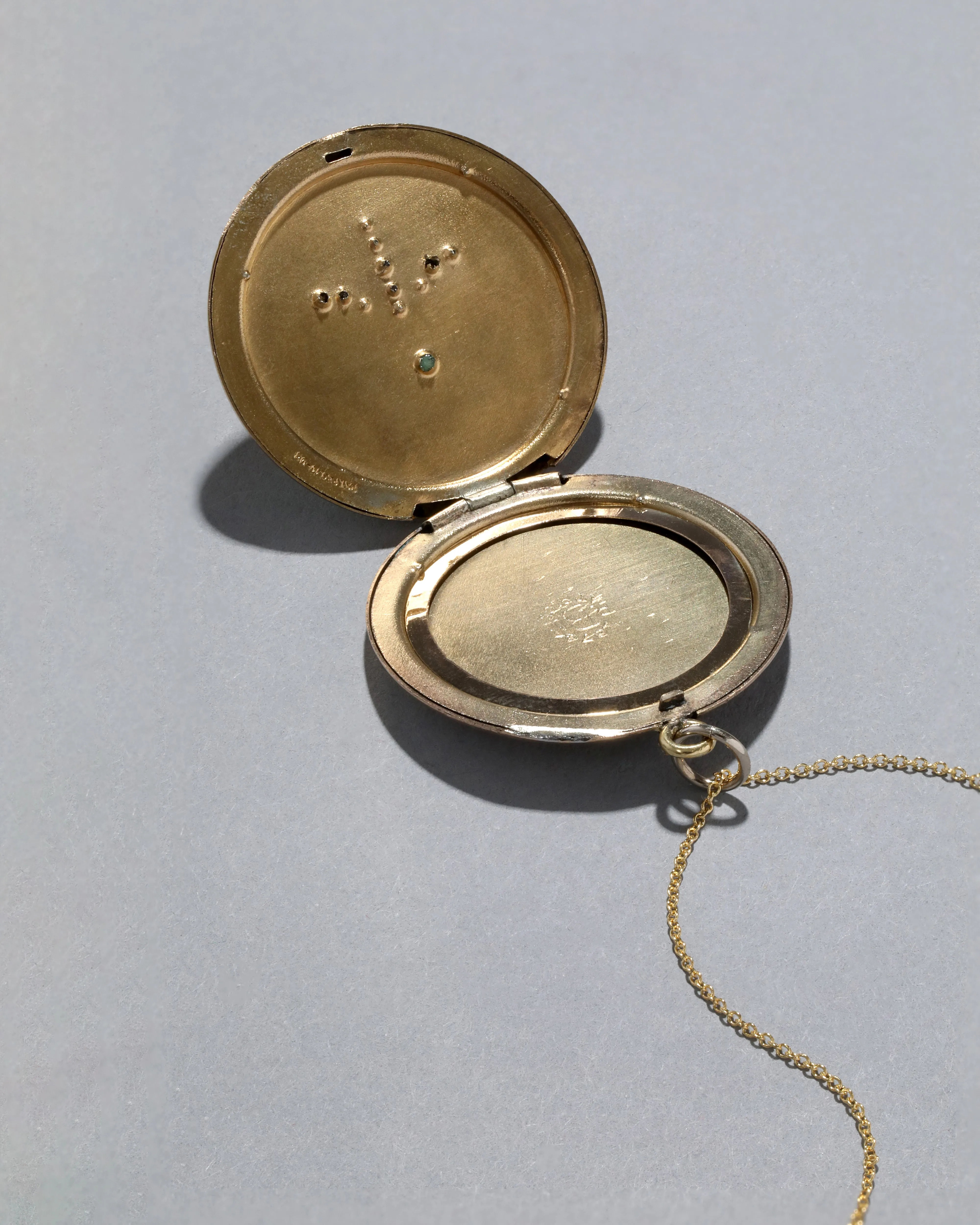 Antique Victorian 1890s 14k Gold Filled Floral Etched Locket Necklace sold by Alexis Bittar product image thumbnail 3