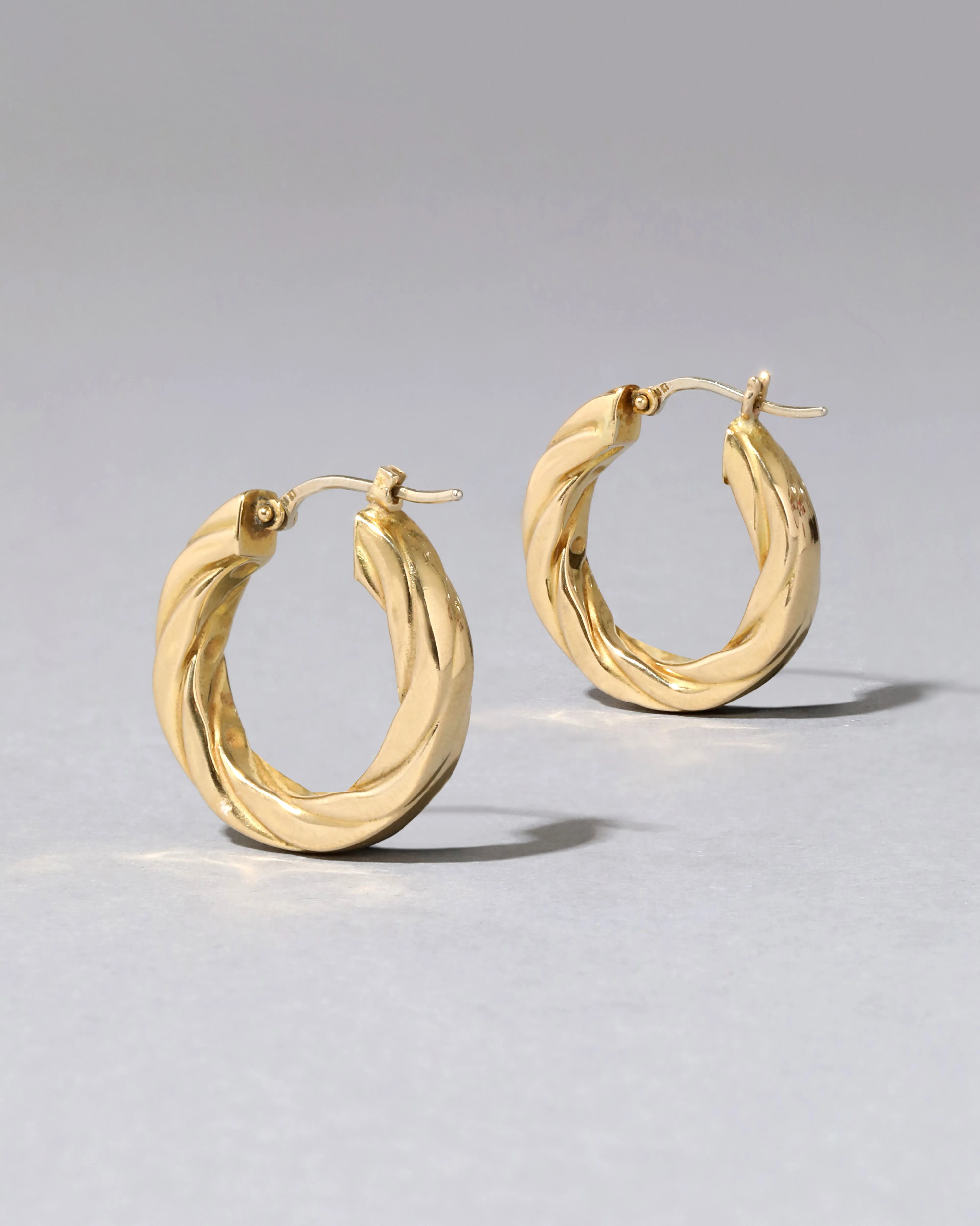 Vintage 1980s 18k Gold Twisted Hoop Earring sold by Alexis Bittar product image thumbnail 2