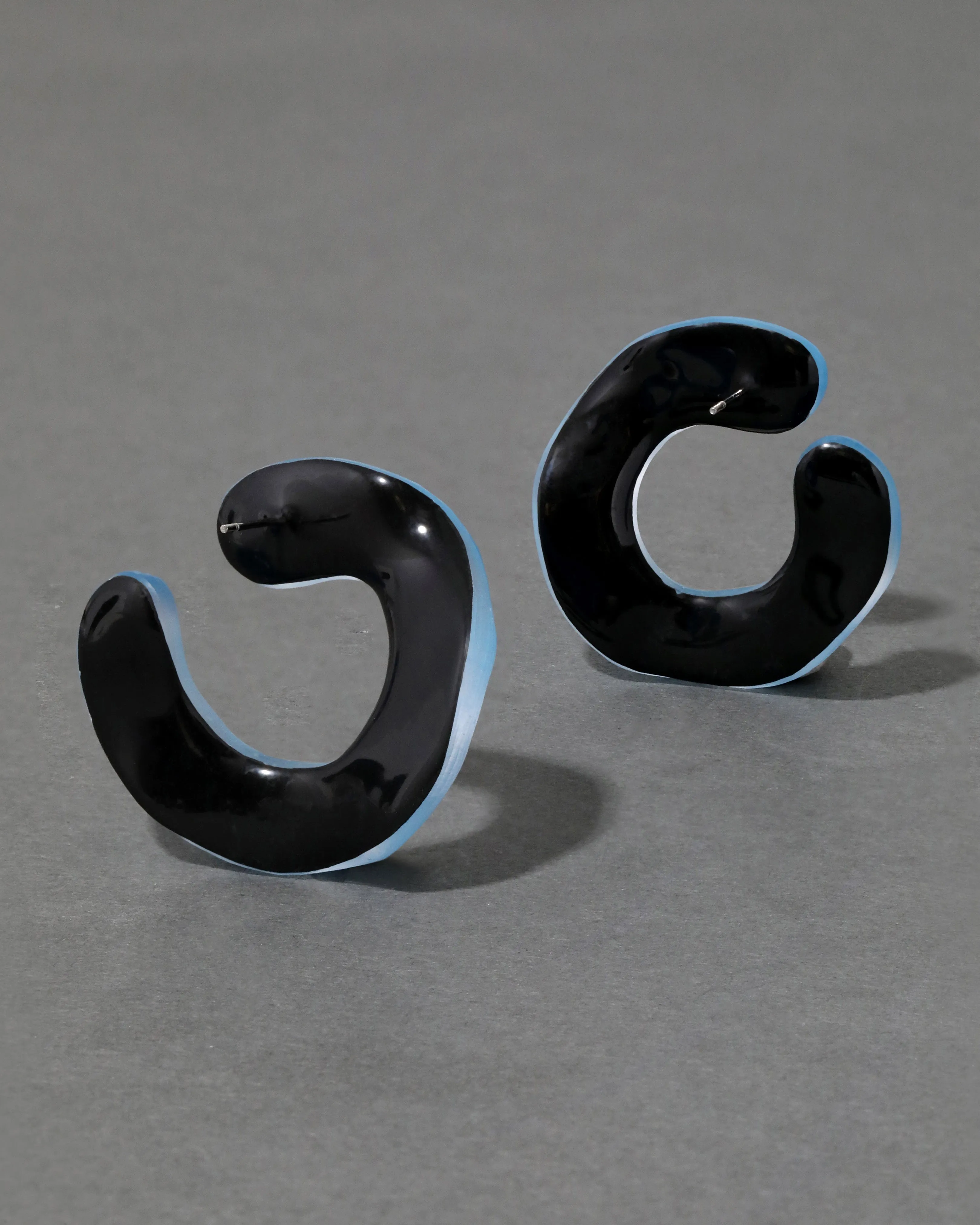 Lucite Large Front Facing Hoop Earring- Neon Blue sold by Alexis Bittar product image thumbnail 3