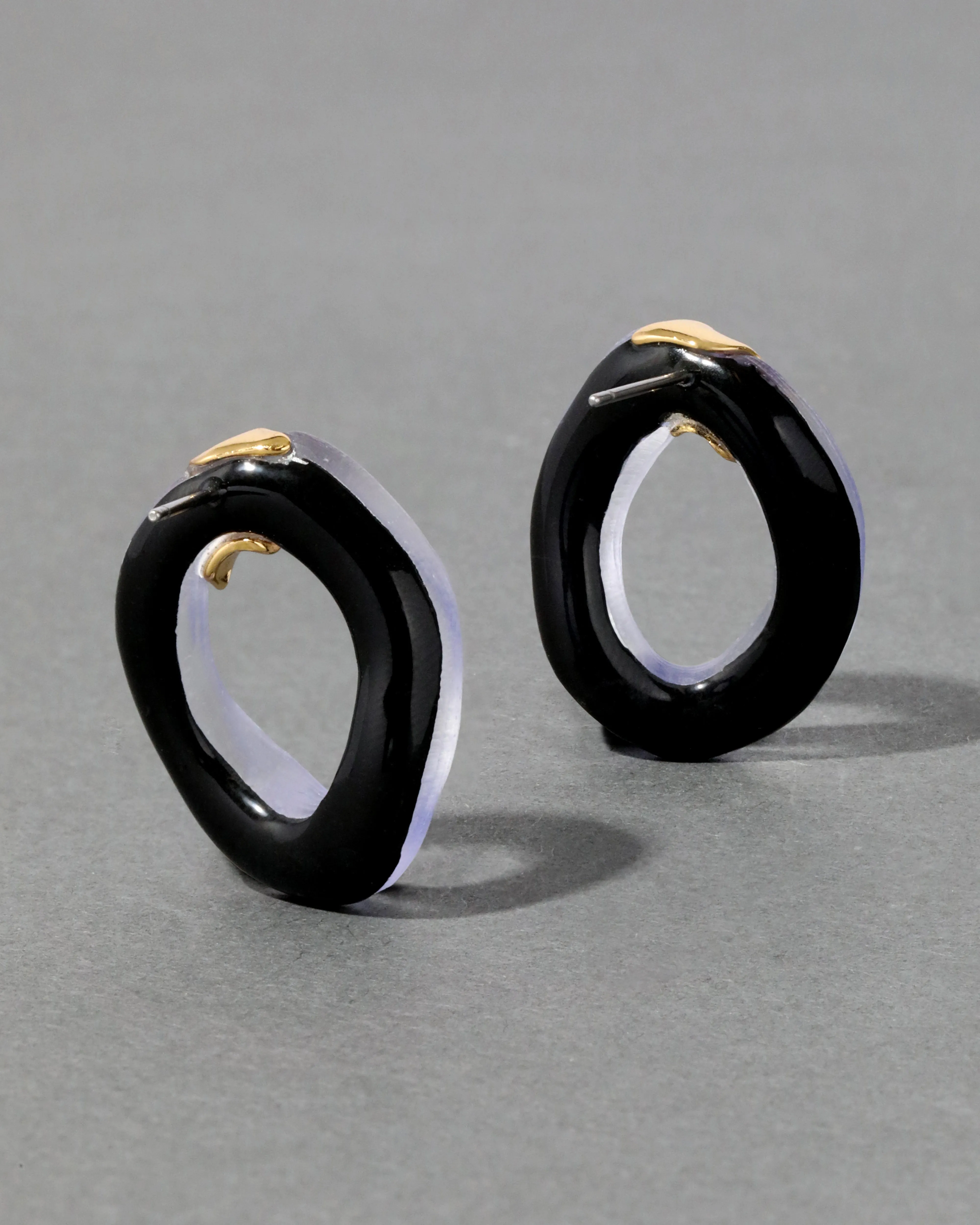 Lucite Molten Curb Link Post Earring- Electric Violet sold by Alexis Bittar product image thumbnail 3