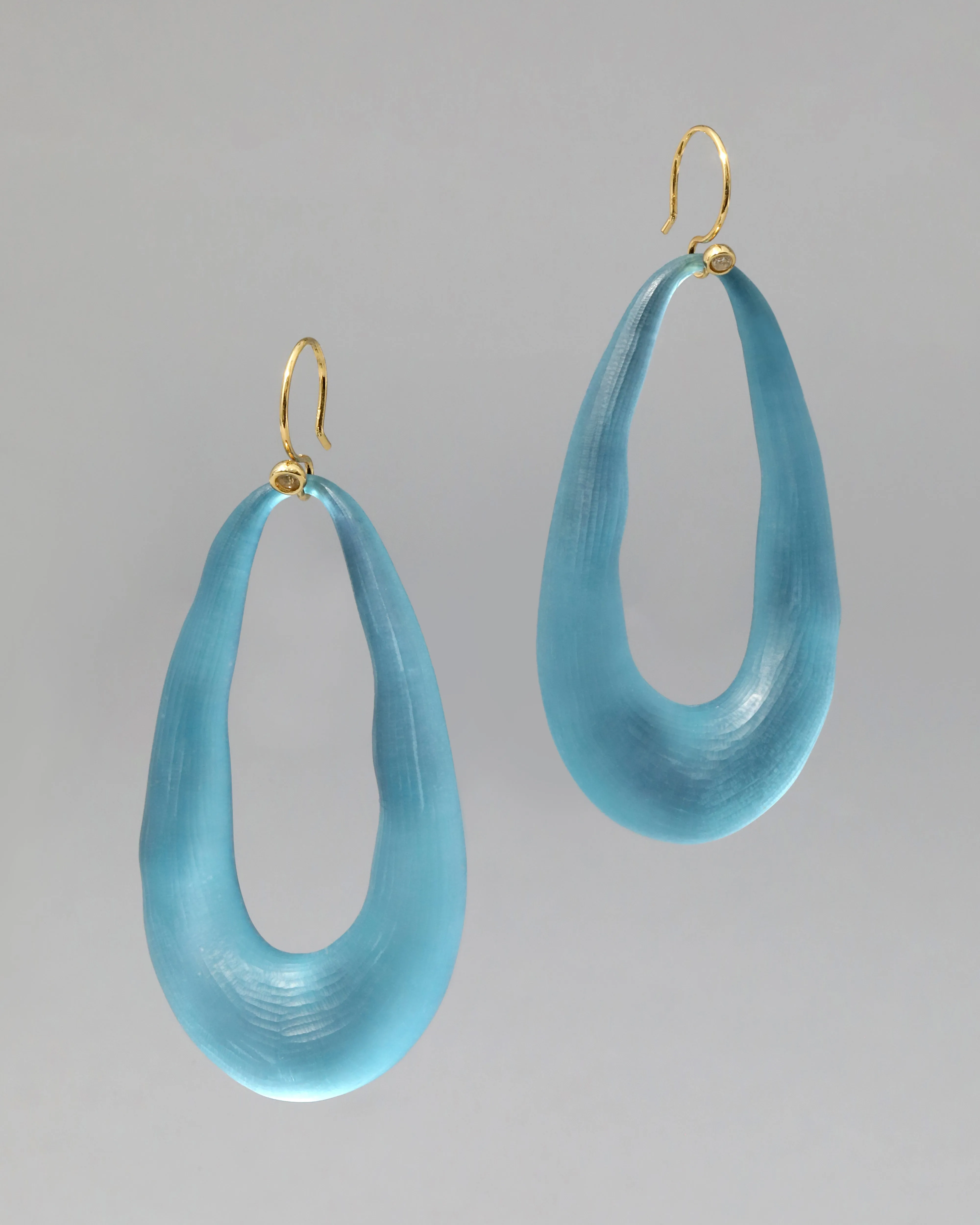 Lucite Link Wire Earring- Bermuda Blue sold by Alexis Bittar