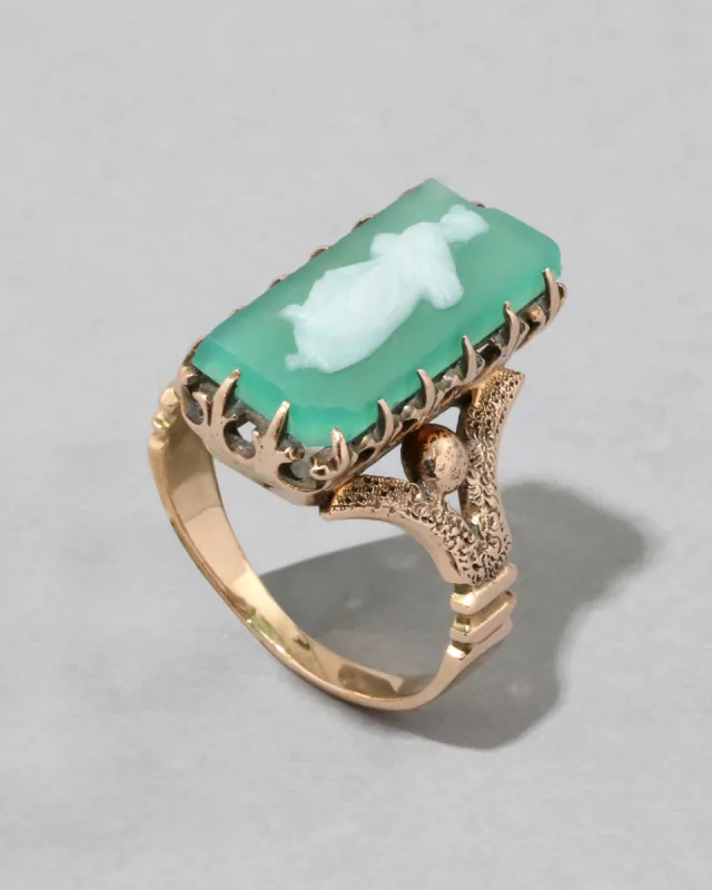 Antique Victorian 14k Gold Green & White Onyx Cameo Ring made by Alexis Bittar